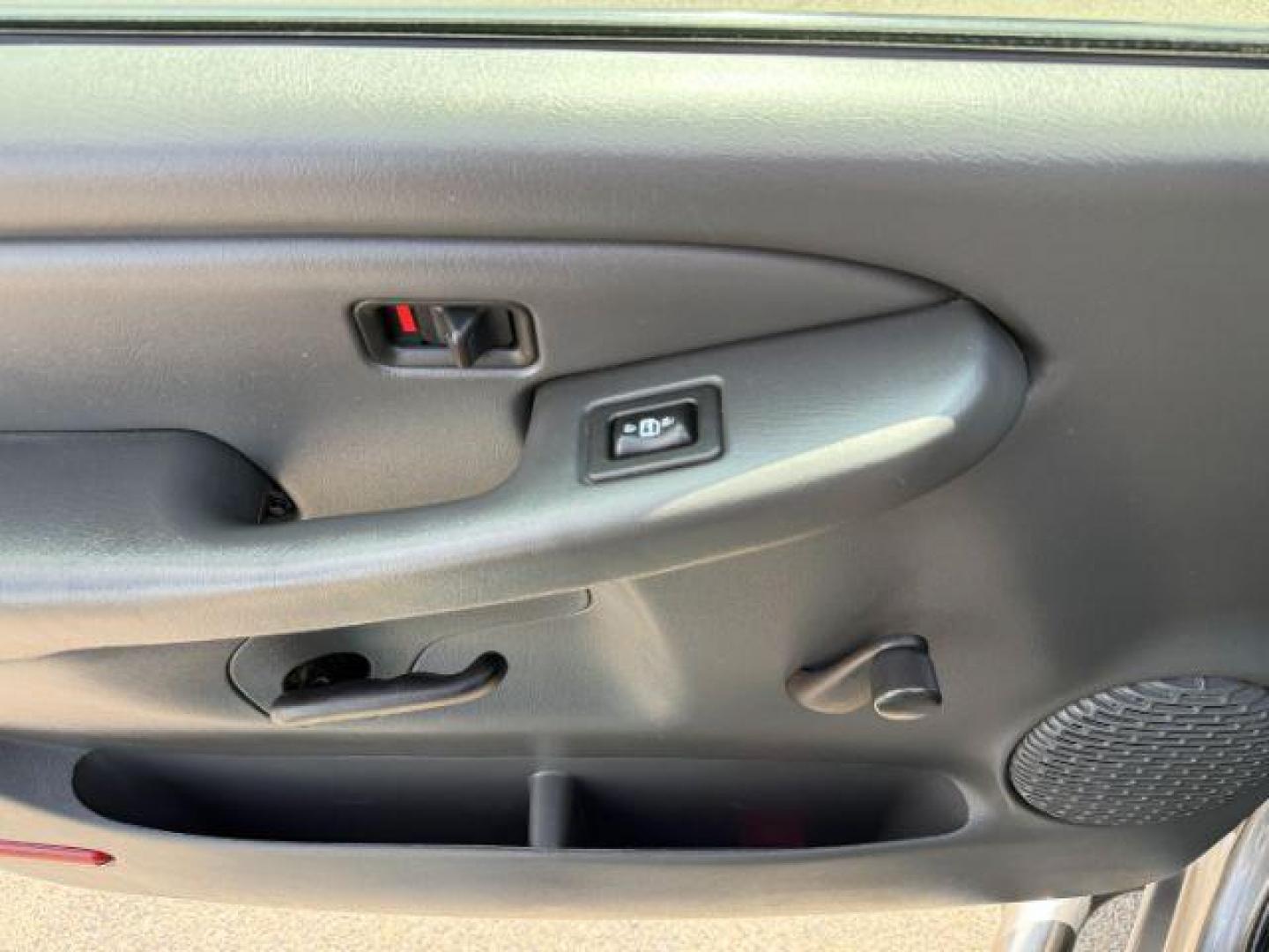2006 GRAY /CLOTH Chevrolet Silverado 2500HD LS (1GCHK23DX6F) with an 6.6 engine, AUTOMATIC transmission, located at 1235 N Woodruff Ave., Idaho Falls, 83401, (208) 523-1053, 43.507172, -112.000488 - At Timberline Auto, finding a great deal on your next vehicle is always easy! Our experienced sales staff's goal is to help find you the right vehicle at the right price! Our knowledgeable finance department has options for almost any credit score. We offer extended service contract options to prote - Photo#36