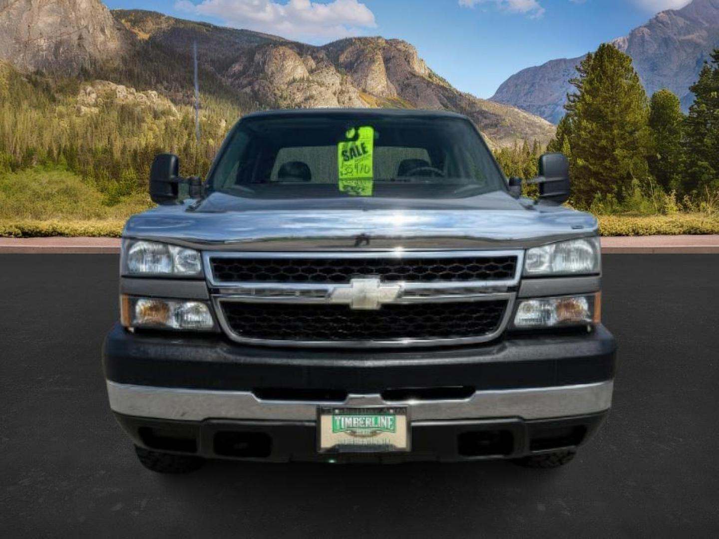 2006 GRAY /CLOTH Chevrolet Silverado 2500HD LS (1GCHK23DX6F) with an 6.6 engine, AUTOMATIC transmission, located at 1235 N Woodruff Ave., Idaho Falls, 83401, (208) 523-1053, 43.507172, -112.000488 - At Timberline Auto, finding a great deal on your next vehicle is always easy! Our experienced sales staff's goal is to help find you the right vehicle at the right price! Our knowledgeable finance department has options for almost any credit score. We offer extended service contract options to prote - Photo#8