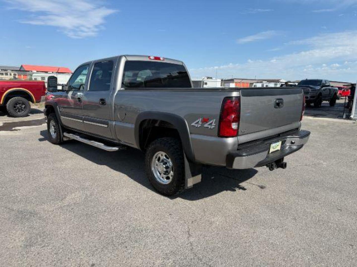 2006 GRAY /CLOTH Chevrolet Silverado 2500HD (1GCHK23DX6F) with an 66 engine, Automatic transmission, located at 1175 N Woodruff Ave, Idaho Falls, ID, 83401, 43.506901, -111.999657 - Photo#22