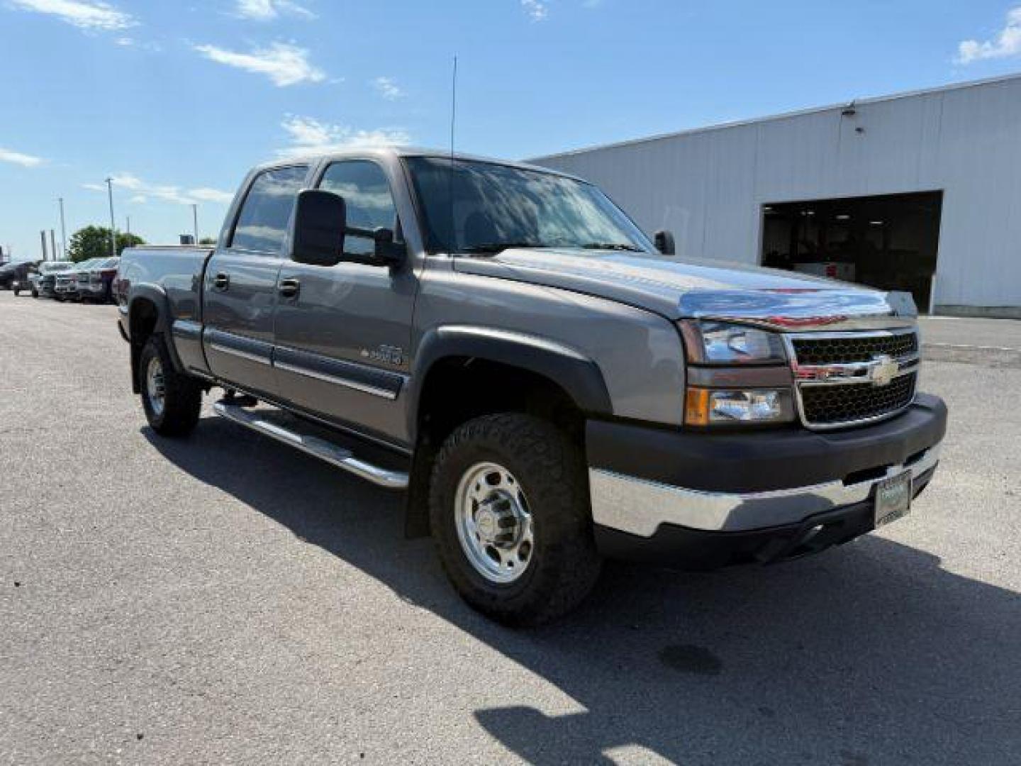 2006 GRAY /CLOTH Chevrolet Silverado 2500HD (1GCHK23DX6F) with an 66 engine, Automatic transmission, located at 1175 N Woodruff Ave, Idaho Falls, ID, 83401, 43.506901, -111.999657 - Photo#27