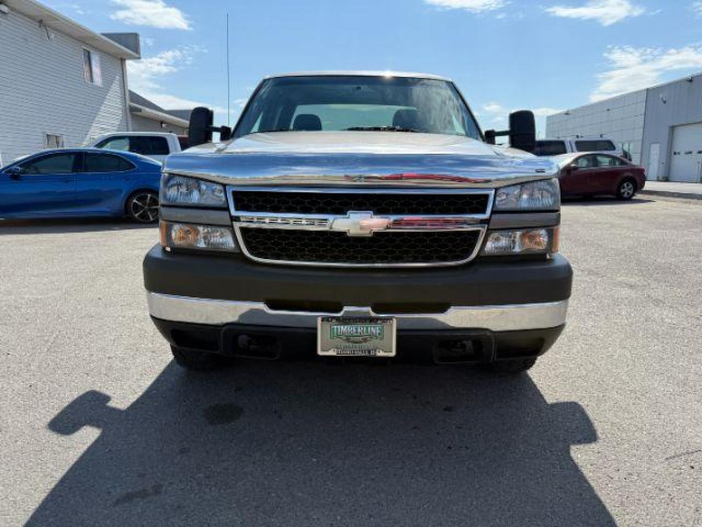 2006 GRAY /CLOTH Chevrolet Silverado 2500HD (1GCHK23DX6F) with an 66 engine, Automatic transmission, located at 1175 N Woodruff Ave, Idaho Falls, ID, 83401, 43.506901, -111.999657 - Photo#28