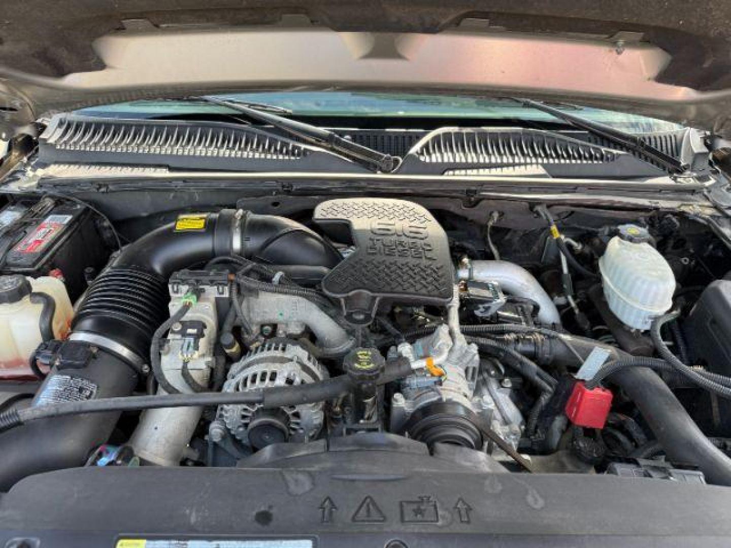 2006 GRAY /CLOTH Chevrolet Silverado 2500HD (1GCHK23DX6F) with an 66 engine, Automatic transmission, located at 1175 N Woodruff Ave, Idaho Falls, ID, 83401, 43.506901, -111.999657 - Photo#40