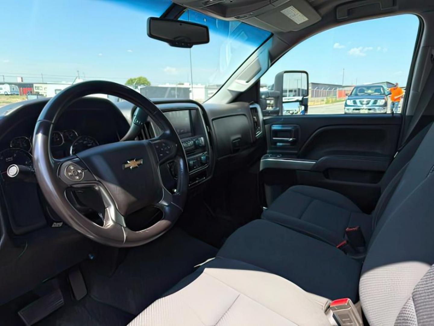 2019 Summit White /Jet Black Chevrolet Silverado 3500HD (1GC4KWCY8KF) with an 66L DURAMAX engine, Automatic transmission, located at 1175 N Woodruff Ave, Idaho Falls, ID, 83401, 43.506901, -111.999657 - At Timberline Auto, finding a great deal on your next vehicle is always easy! Our experienced sales staff's goal is to help find you the right vehicle at the right price! Our knowledgeable finance department has options for almost any credit score. We offer extended service contract options to prote - Photo#11