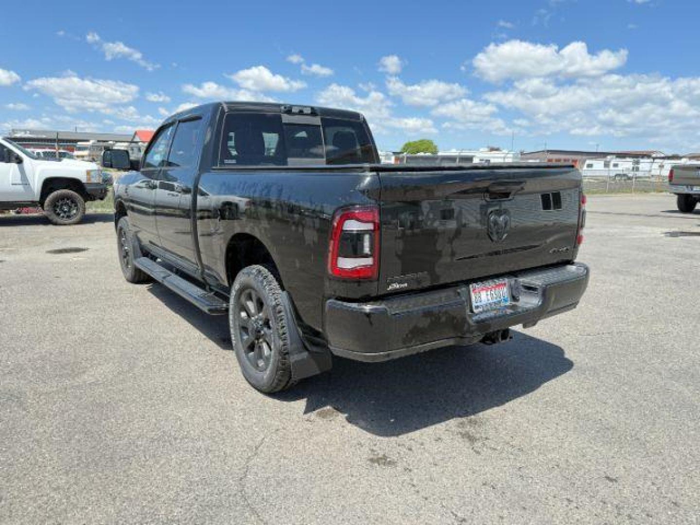 2022 Diamond Black Crystal Pearlcoat /Diesel Gray/Black Ram 2500 Big Horn Crew Cab 4x4 6'4 Box (3C6UR5DL5NG) with an Cummins 6.7L I-6 diesel direct injection engine, AUTOMATIC transmission, located at 1235 N Woodruff Ave., Idaho Falls, 83401, (208) 523-1053, 43.507172, -112.000488 - At Timberline Auto, finding a great deal on your next vehicle is always easy! Our experienced sales staff's goal is to help find you the right vehicle at the right price! Our knowledgeable finance department has options for almost any credit score. We offer extended service contract options to prote - Photo#2