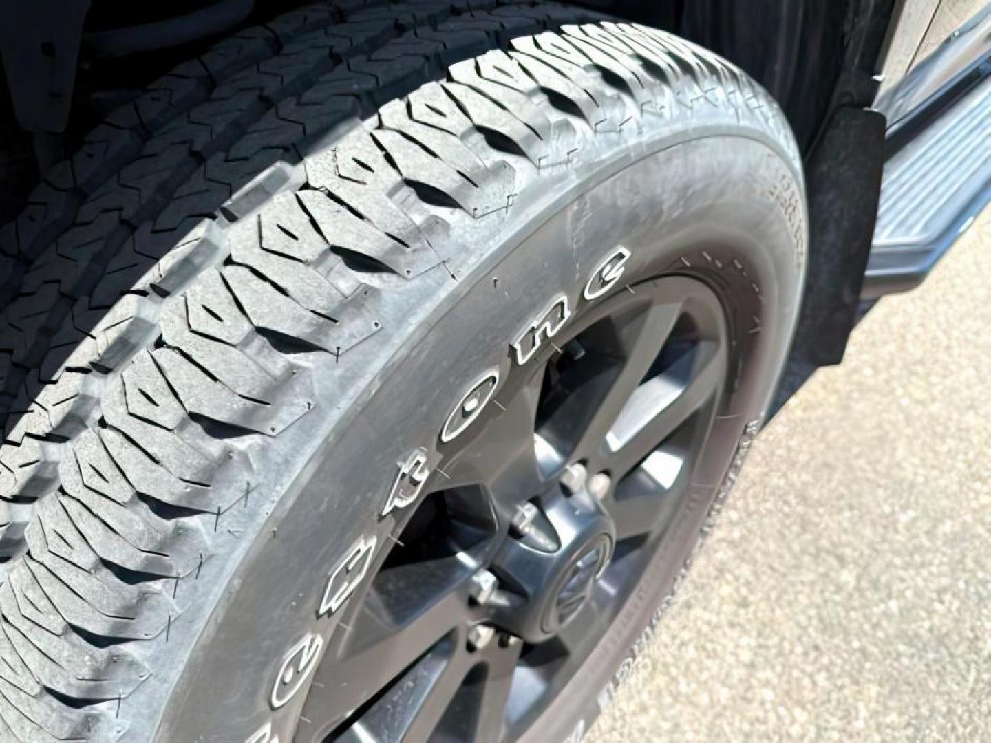 2022 Diamond Black Crystal Pearlcoat /Diesel Gray/Black Ram 2500 (3C6UR5DL5NG) with an Cummins 67L I-6 diesel direct injection engine, Automatic transmission, located at 1175 N Woodruff Ave, Idaho Falls, ID, 83401, 43.506901, -111.999657 - At Timberline Auto, finding a great deal on your next vehicle is always easy! Our experienced sales staff's goal is to help find you the right vehicle at the right price! Our knowledgeable finance department has options for almost any credit score. We offer extended service contract options to prote - Photo#10