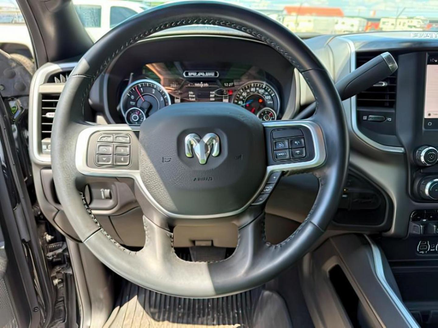 2022 Diamond Black Crystal Pearlcoat /Diesel Gray/Black Ram 2500 (3C6UR5DL5NG) with an Cummins 67L I-6 diesel direct injection engine, Automatic transmission, located at 1175 N Woodruff Ave, Idaho Falls, ID, 83401, 43.506901, -111.999657 - At Timberline Auto, finding a great deal on your next vehicle is always easy! Our experienced sales staff's goal is to help find you the right vehicle at the right price! Our knowledgeable finance department has options for almost any credit score. We offer extended service contract options to prote - Photo#13