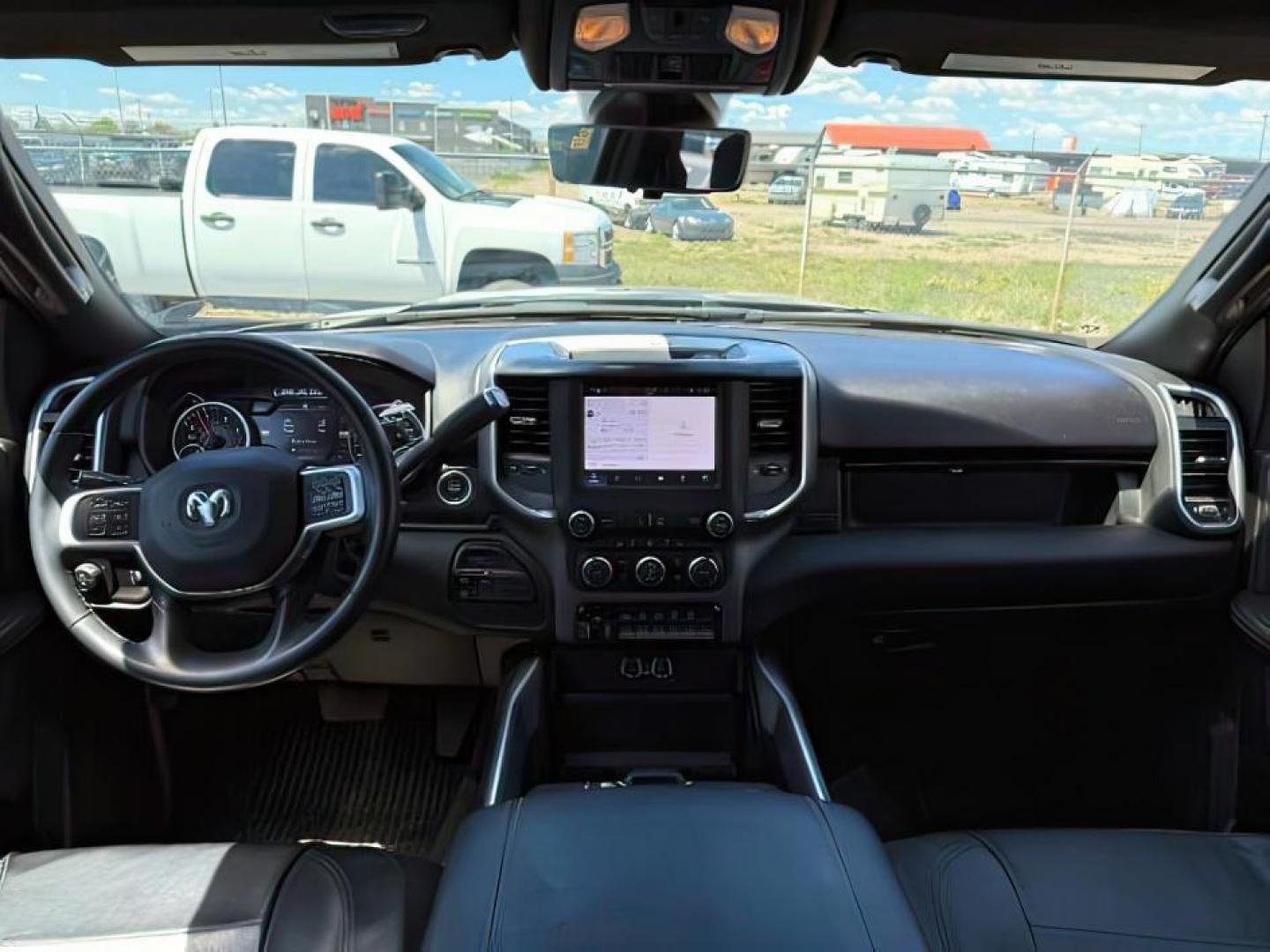 2022 Diamond Black Crystal Pearlcoat /Diesel Gray/Black Ram 2500 (3C6UR5DL5NG) with an Cummins 67L I-6 diesel direct injection engine, Automatic transmission, located at 1175 N Woodruff Ave, Idaho Falls, ID, 83401, 43.506901, -111.999657 - At Timberline Auto, finding a great deal on your next vehicle is always easy! Our experienced sales staff's goal is to help find you the right vehicle at the right price! Our knowledgeable finance department has options for almost any credit score. We offer extended service contract options to prote - Photo#19