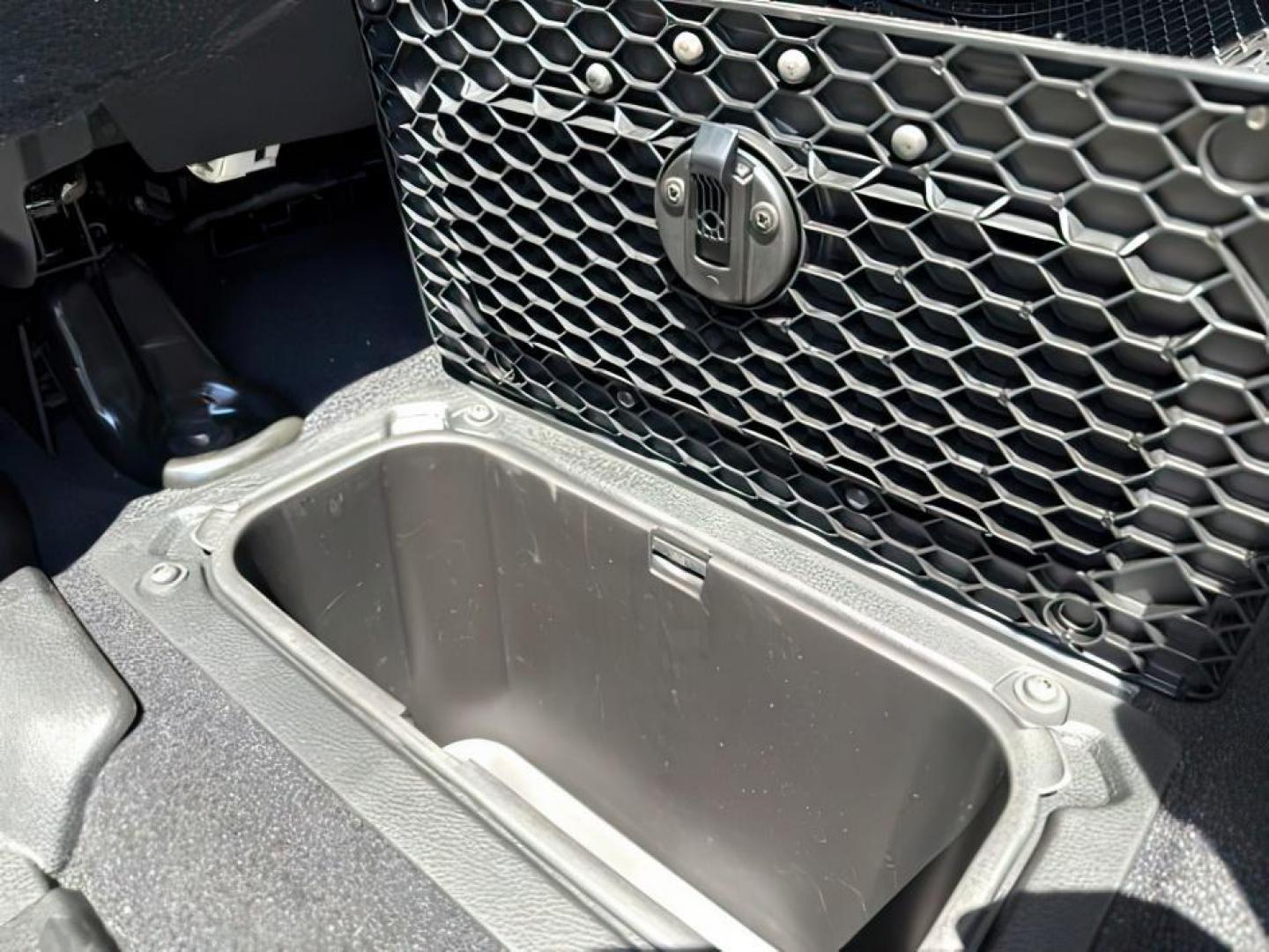 2022 Diamond Black Crystal Pearlcoat /Diesel Gray/Black Ram 2500 (3C6UR5DL5NG) with an Cummins 67L I-6 diesel direct injection engine, Automatic transmission, located at 1175 N Woodruff Ave, Idaho Falls, ID, 83401, 43.506901, -111.999657 - At Timberline Auto, finding a great deal on your next vehicle is always easy! Our experienced sales staff's goal is to help find you the right vehicle at the right price! Our knowledgeable finance department has options for almost any credit score. We offer extended service contract options to prote - Photo#23