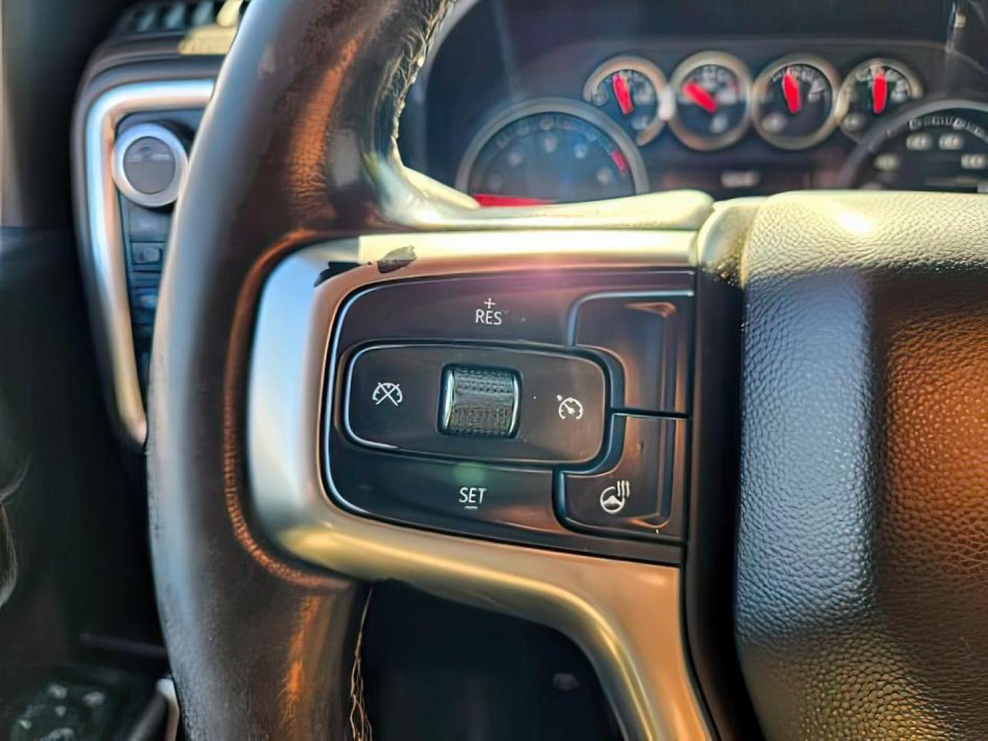 2020 BLACK /LEATHER Chevrolet Silverado 2500HD (1GC4YPEY3LF) with an 66 engine, Automatic transmission, located at 1175 N Woodruff Ave, Idaho Falls, ID, 83401, 43.506901, -111.999657 - At Timberline Auto, finding a great deal on your next vehicle is always easy! Our experienced sales staff's goal is to help find you the right vehicle at the right price! Our knowledgeable finance department has options for almost any credit score. We offer extended service contract options to prote - Photo#21