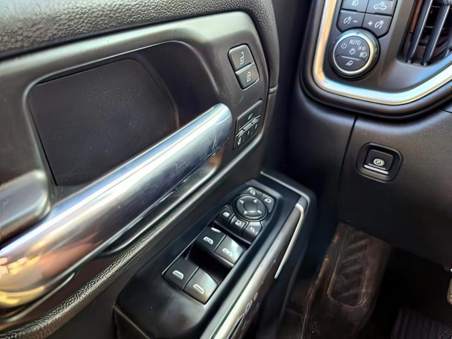 2020 BLACK /LEATHER Chevrolet Silverado 2500HD (1GC4YPEY3LF) with an 66 engine, Automatic transmission, located at 1175 N Woodruff Ave, Idaho Falls, ID, 83401, 43.506901, -111.999657 - At Timberline Auto, finding a great deal on your next vehicle is always easy! Our experienced sales staff's goal is to help find you the right vehicle at the right price! Our knowledgeable finance department has options for almost any credit score. We offer extended service contract options to prote - Photo#24