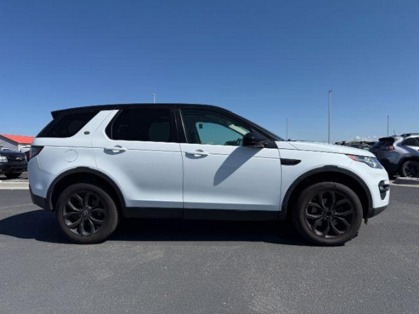 2018 Fuji White /Ebony/Ebony Land Rover Discovery Sport HSE (SALCR2RX4JH) with an Ingenium 2L I-4 gasoline direct injection engine, AUTOMATIC transmission, located at 1235 N Woodruff Ave., Idaho Falls, 83401, (208) 523-1053, 43.507172, -112.000488 - At Timberline Auto, finding a great deal on your next vehicle is always easy! Our experienced sales staff's goal is to help find you the right vehicle at the right price! Our knowledgeable finance department has options for almost any credit score. We offer extended service contract options to prote - Photo#0