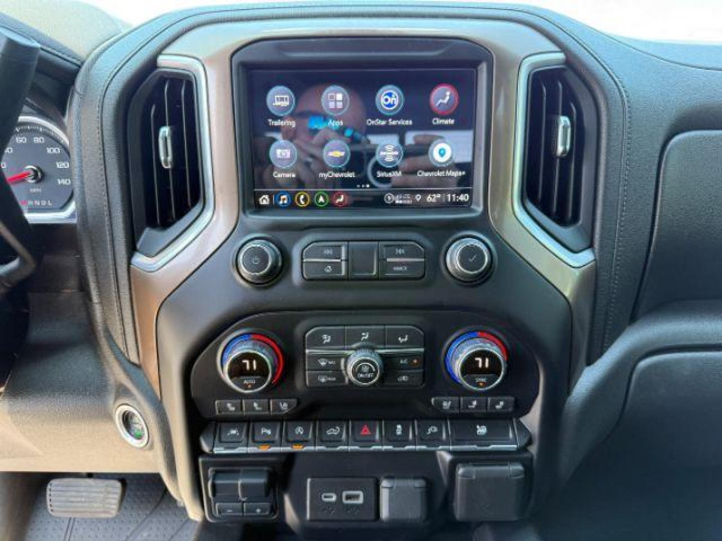 2021 Cherry Red Tintcoat /Jet Black/Umber Chevrolet Silverado 1500 4WD Crew Cab Standard Bed High Country (3GCUYHET6MG) with an Duramax 3L I-6 diesel direct injection engine, AUTOMATIC transmission, located at 1235 N Woodruff Ave., Idaho Falls, 83401, (208) 523-1053, 43.507172, -112.000488 - At Timberline Auto, finding a great deal on your next vehicle is always easy! Our experienced sales staff's goal is to help find you the right vehicle at the right price! Our knowledgeable finance department has options for almost any credit score. We offer extended service contract options to prote - Photo#13