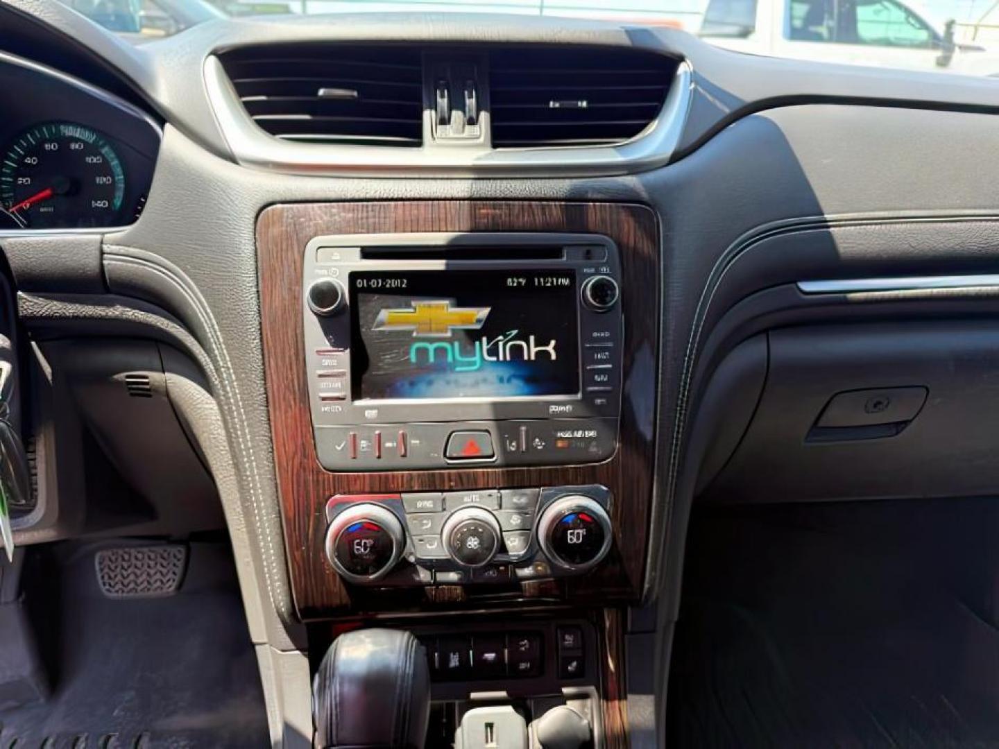 2016 Mosaic Black Metallic /Ebony Chevrolet Traverse LTZ (1GNKVJKD9GJ) with an 3.6L V-6 gasoline direct injection engine, AUTOMATIC transmission, located at 1235 N Woodruff Ave., Idaho Falls, 83401, (208) 523-1053, 43.507172, -112.000488 - At Timberline Auto, finding a great deal on your next vehicle is always easy! Our experienced sales staff's goal is to help find you the right vehicle at the right price! Our knowledgeable finance department has options for almost any credit score. We offer extended service contract options to prote - Photo#15