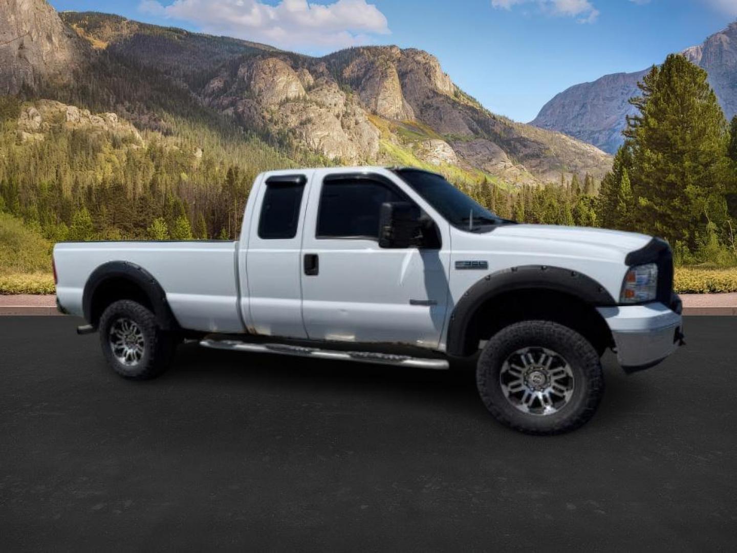 2007 WHITE /CLOTH Ford Super Duty F-350 SRW XLT (1FTWX31P87E) with an 6.0 engine, AUTOMATIC transmission, located at 1235 N Woodruff Ave., Idaho Falls, 83401, (208) 523-1053, 43.507172, -112.000488 - At Timberline Auto, finding a great deal on your next vehicle is always easy! Our experienced sales staff's goal is to help find you the right vehicle at the right price! Our knowledgeable finance department has options for almost any credit score. We offer extended service contract options to prote - Photo#0