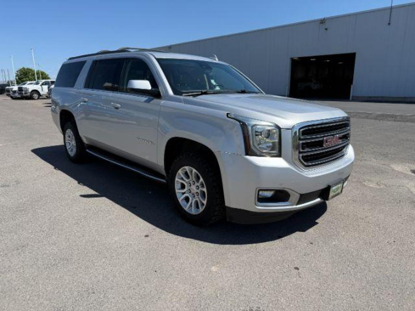 2019 SILVER /Cocoa/Dune GMC Yukon XL SLT (1GKS2GKC0KR) with an EcoTec3 5.3L V-8 gasoline direct injection engine, AUTOMATIC transmission, located at 1235 N Woodruff Ave., Idaho Falls, 83401, (208) 523-1053, 43.507172, -112.000488 - At Timberline Auto, finding a great deal on your next vehicle is always easy! Our experienced sales staff's goal is to help find you the right vehicle at the right price! Our knowledgeable finance department has options for almost any credit score. We offer extended service contract options to prote - Photo#36