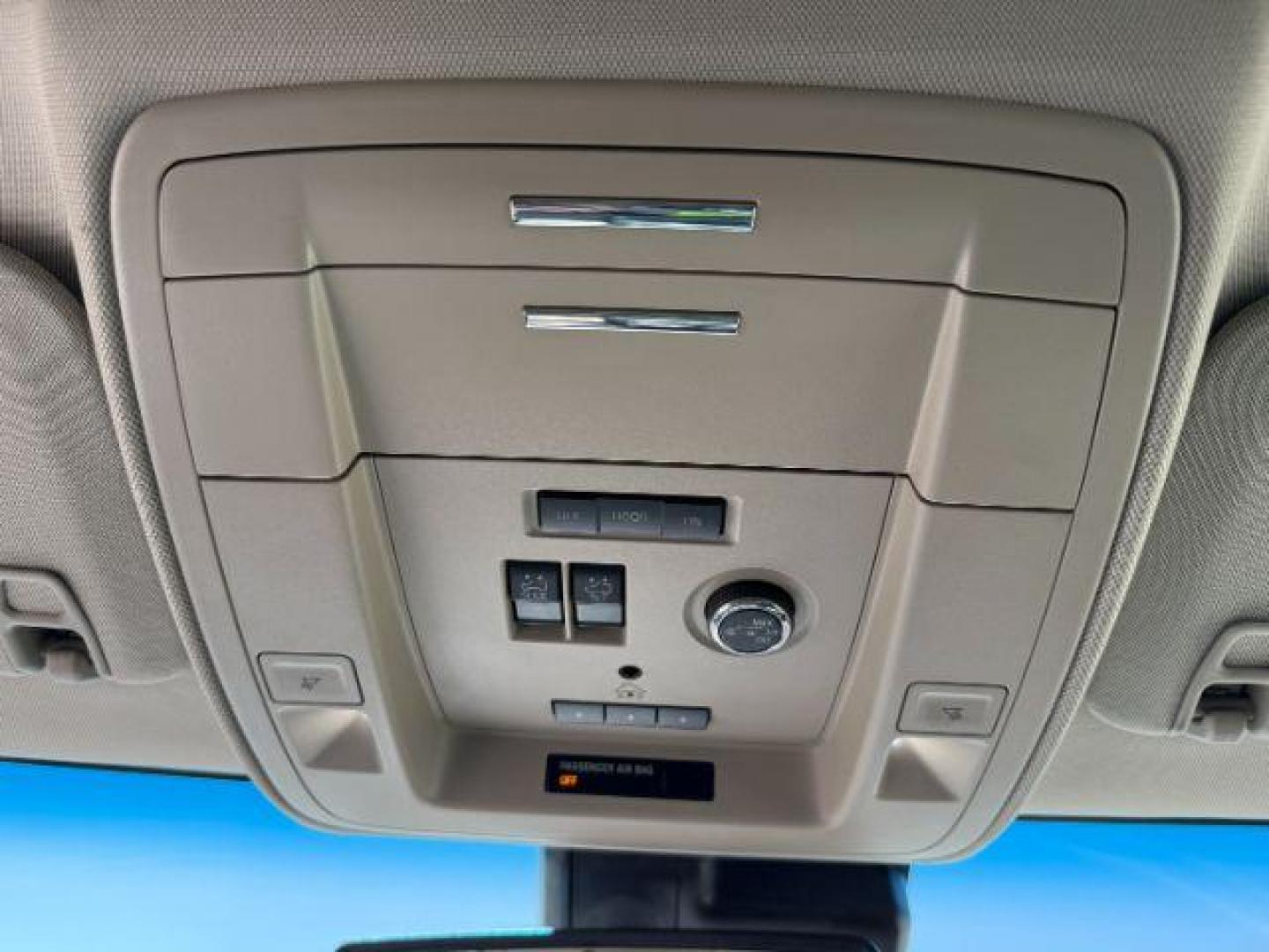 2019 SILVER /Cocoa/Dune GMC Yukon XL SLT (1GKS2GKC0KR) with an EcoTec3 5.3L V-8 gasoline direct injection engine, AUTOMATIC transmission, located at 1235 N Woodruff Ave., Idaho Falls, 83401, (208) 523-1053, 43.507172, -112.000488 - At Timberline Auto, finding a great deal on your next vehicle is always easy! Our experienced sales staff's goal is to help find you the right vehicle at the right price! Our knowledgeable finance department has options for almost any credit score. We offer extended service contract options to prote - Photo#43
