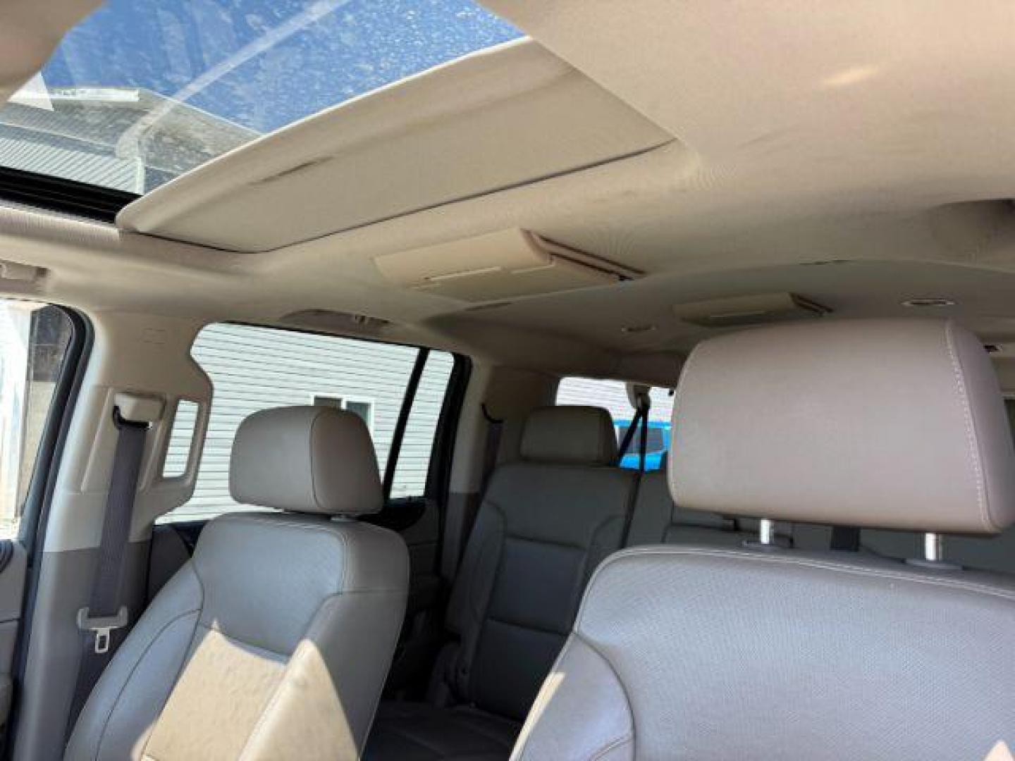 2019 SILVER /Cocoa/Dune GMC Yukon XL SLT (1GKS2GKC0KR) with an EcoTec3 5.3L V-8 gasoline direct injection engine, AUTOMATIC transmission, located at 1235 N Woodruff Ave., Idaho Falls, 83401, (208) 523-1053, 43.507172, -112.000488 - At Timberline Auto, finding a great deal on your next vehicle is always easy! Our experienced sales staff's goal is to help find you the right vehicle at the right price! Our knowledgeable finance department has options for almost any credit score. We offer extended service contract options to prote - Photo#45