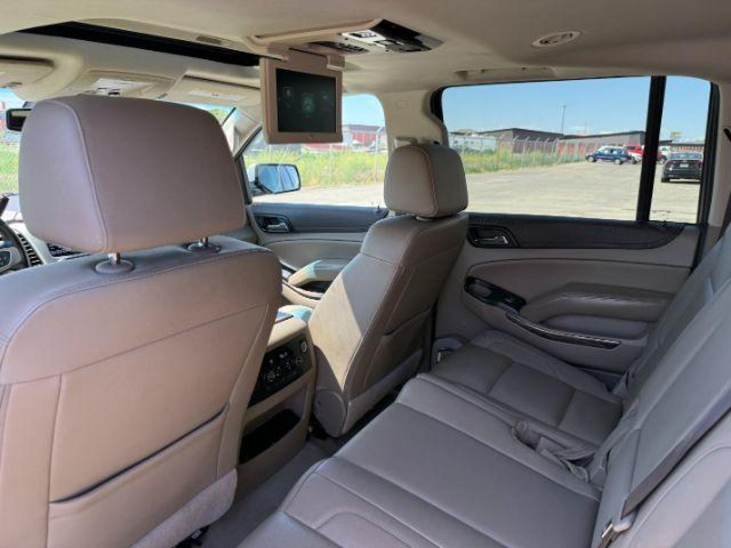 2019 SILVER /Cocoa/Dune GMC Yukon XL SLT (1GKS2GKC0KR) with an EcoTec3 5.3L V-8 gasoline direct injection engine, AUTOMATIC transmission, located at 1235 N Woodruff Ave., Idaho Falls, 83401, (208) 523-1053, 43.507172, -112.000488 - At Timberline Auto, finding a great deal on your next vehicle is always easy! Our experienced sales staff's goal is to help find you the right vehicle at the right price! Our knowledgeable finance department has options for almost any credit score. We offer extended service contract options to prote - Photo#50