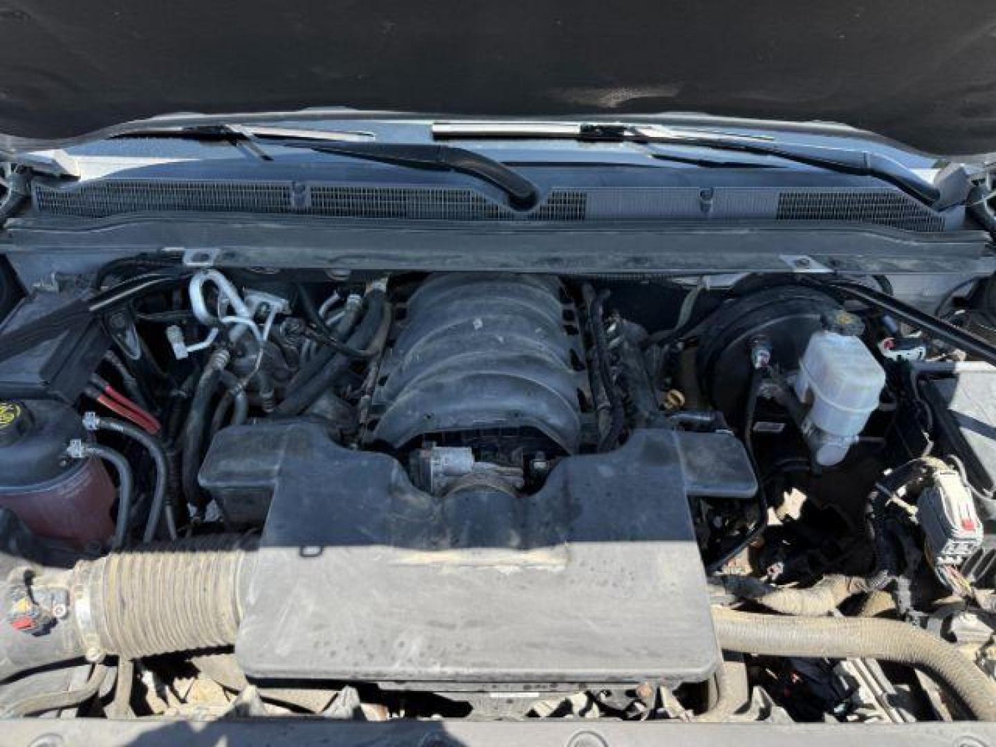 2019 SILVER /Cocoa/Dune GMC Yukon XL SLT (1GKS2GKC0KR) with an EcoTec3 5.3L V-8 gasoline direct injection engine, AUTOMATIC transmission, located at 1235 N Woodruff Ave., Idaho Falls, 83401, (208) 523-1053, 43.507172, -112.000488 - At Timberline Auto, finding a great deal on your next vehicle is always easy! Our experienced sales staff's goal is to help find you the right vehicle at the right price! Our knowledgeable finance department has options for almost any credit score. We offer extended service contract options to prote - Photo#51
