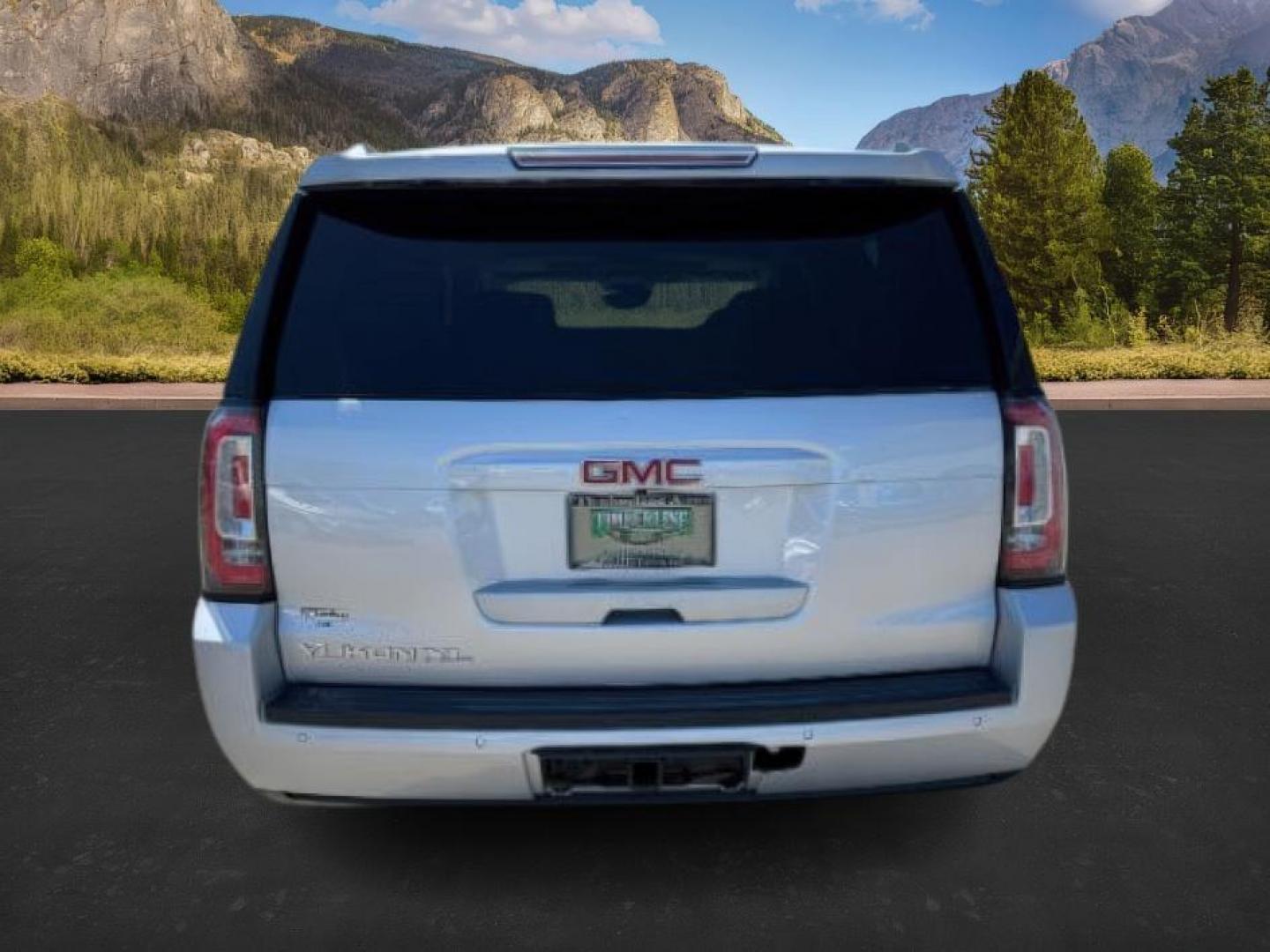 2019 SILVER /Cocoa/Dune GMC Yukon XL SLT (1GKS2GKC0KR) with an EcoTec3 5.3L V-8 gasoline direct injection engine, AUTOMATIC transmission, located at 1235 N Woodruff Ave., Idaho Falls, 83401, (208) 523-1053, 43.507172, -112.000488 - At Timberline Auto, finding a great deal on your next vehicle is always easy! Our experienced sales staff's goal is to help find you the right vehicle at the right price! Our knowledgeable finance department has options for almost any credit score. We offer extended service contract options to prote - Photo#3