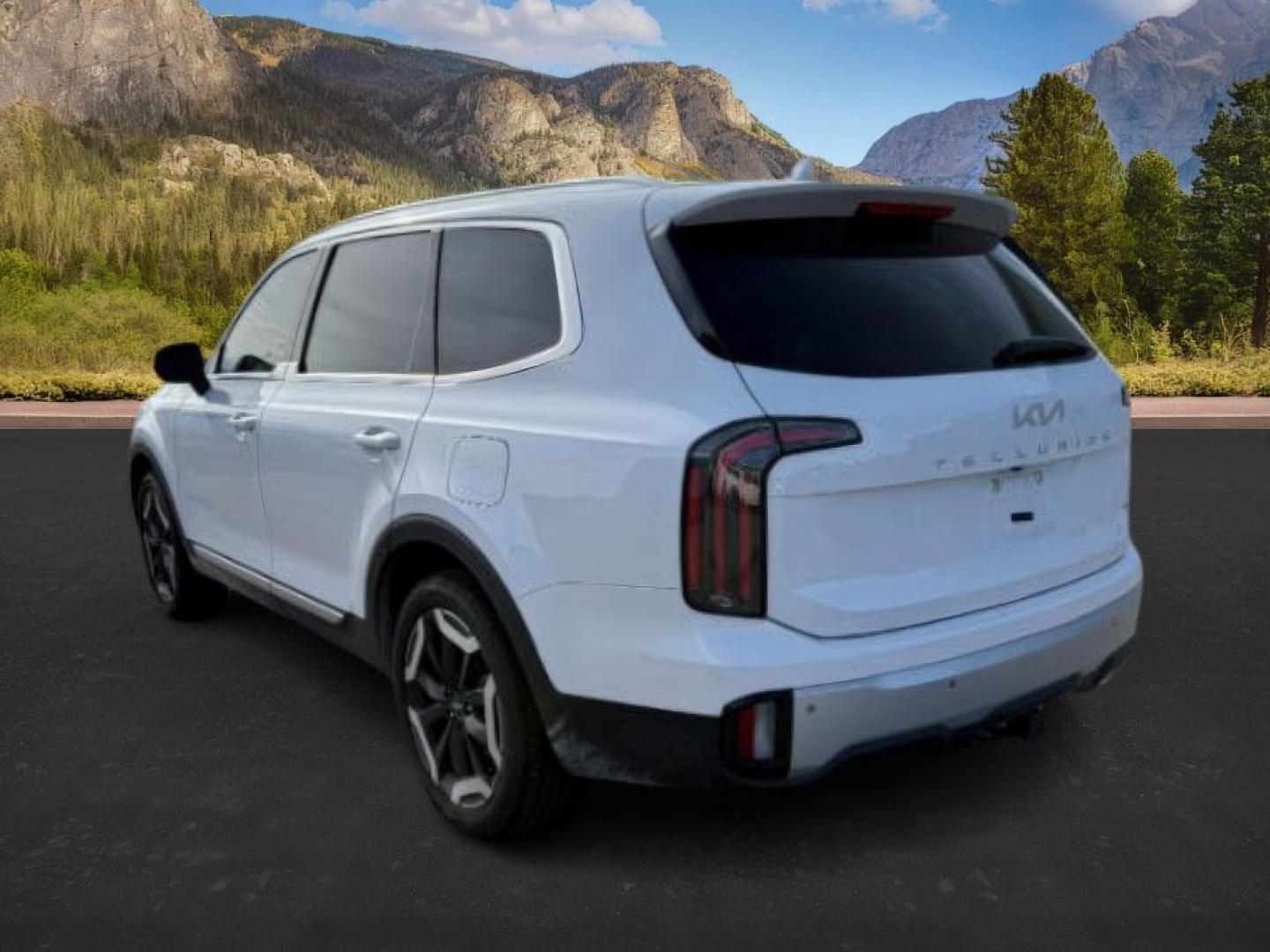 2024 Glacial White Pearl /Black Kia Telluride EX (5XYP3DGCXRG) with an LAMBDA II 3.8L V-6 gasoline direct injection engine, AUTOMATIC transmission, located at 1235 N Woodruff Ave., Idaho Falls, 83401, (208) 523-1053, 43.507172, -112.000488 - At Timberline Auto, finding a great deal on your next vehicle is always easy! Our experienced sales staff's goal is to help find you the right vehicle at the right price! Our knowledgeable finance department has options for almost any credit score. We offer extended service contract options to prote - Photo#2