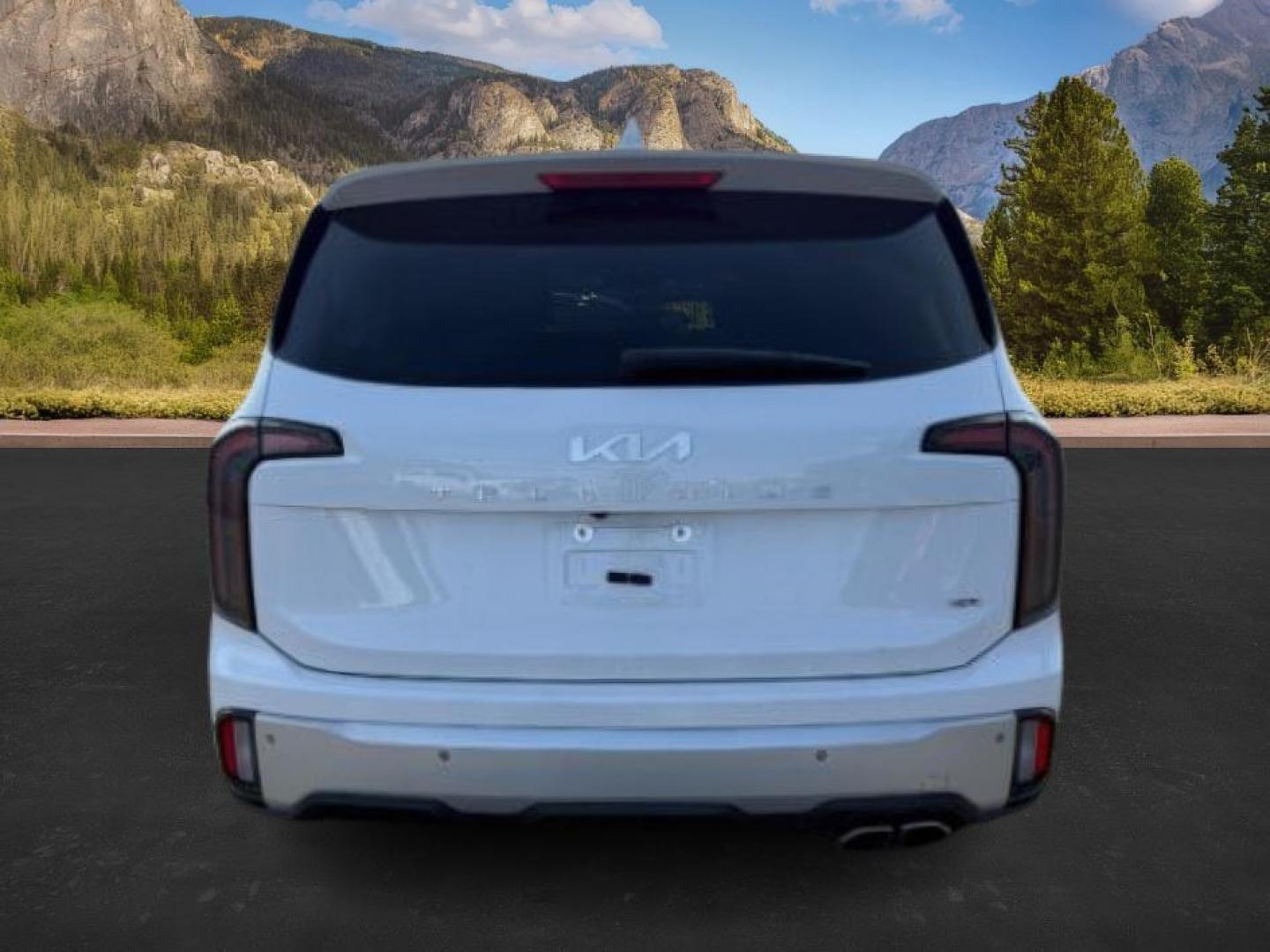 2024 Glacial White Pearl /Black Kia Telluride EX (5XYP3DGCXRG) with an LAMBDA II 3.8L V-6 gasoline direct injection engine, AUTOMATIC transmission, located at 1235 N Woodruff Ave., Idaho Falls, 83401, (208) 523-1053, 43.507172, -112.000488 - At Timberline Auto, finding a great deal on your next vehicle is always easy! Our experienced sales staff's goal is to help find you the right vehicle at the right price! Our knowledgeable finance department has options for almost any credit score. We offer extended service contract options to prote - Photo#3