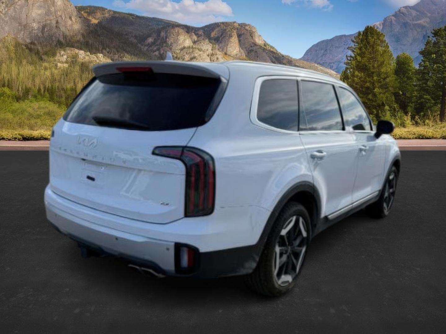 2024 Glacial White Pearl /Black Kia Telluride EX (5XYP3DGCXRG) with an LAMBDA II 3.8L V-6 gasoline direct injection engine, AUTOMATIC transmission, located at 1235 N Woodruff Ave., Idaho Falls, 83401, (208) 523-1053, 43.507172, -112.000488 - At Timberline Auto, finding a great deal on your next vehicle is always easy! Our experienced sales staff's goal is to help find you the right vehicle at the right price! Our knowledgeable finance department has options for almost any credit score. We offer extended service contract options to prote - Photo#7