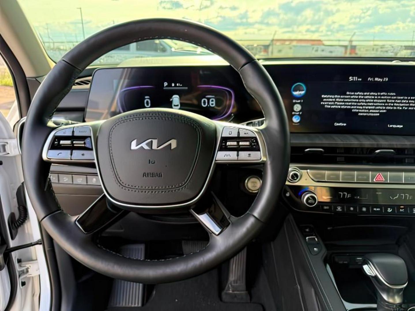 2024 Glacial White Pearl /Black Kia Telluride EX (5XYP3DGCXRG) with an LAMBDA II 3.8L V-6 gasoline direct injection engine, AUTOMATIC transmission, located at 1235 N Woodruff Ave., Idaho Falls, 83401, (208) 523-1053, 43.507172, -112.000488 - At Timberline Auto, finding a great deal on your next vehicle is always easy! Our experienced sales staff's goal is to help find you the right vehicle at the right price! Our knowledgeable finance department has options for almost any credit score. We offer extended service contract options to prote - Photo#14