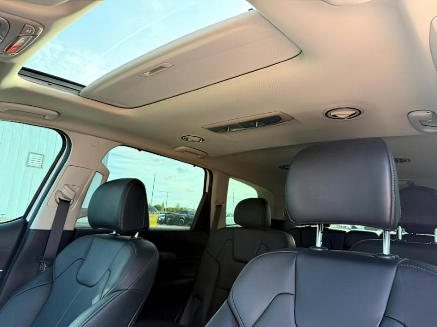 2024 Glacial White Pearl /Black Kia Telluride EX (5XYP3DGCXRG) with an LAMBDA II 3.8L V-6 gasoline direct injection engine, AUTOMATIC transmission, located at 1235 N Woodruff Ave., Idaho Falls, 83401, (208) 523-1053, 43.507172, -112.000488 - At Timberline Auto, finding a great deal on your next vehicle is always easy! Our experienced sales staff's goal is to help find you the right vehicle at the right price! Our knowledgeable finance department has options for almost any credit score. We offer extended service contract options to prote - Photo#21