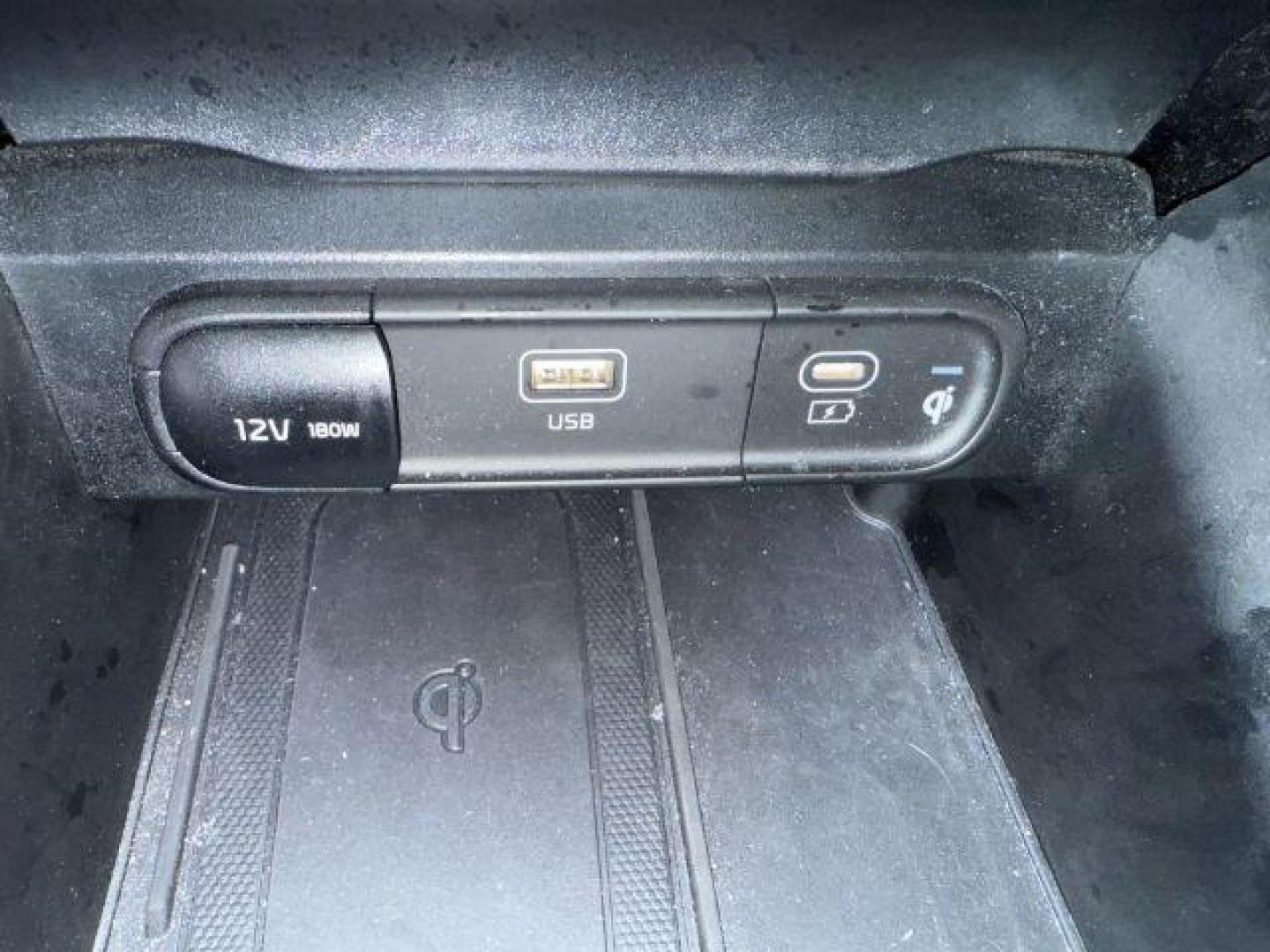 2024 WHITE /Black Kia Telluride EX (5XYP3DGCXRG) with an LAMBDA II 3.8L V-6 gasoline direct injection engine, AUTOMATIC transmission, located at 1235 N Woodruff Ave., Idaho Falls, 83401, (208) 523-1053, 43.507172, -112.000488 - At Timberline Auto, finding a great deal on your next vehicle is always easy! Our experienced sales staff's goal is to help find you the right vehicle at the right price! Our knowledgeable finance department has options for almost any credit score. We offer extended service contract options to prote - Photo#16