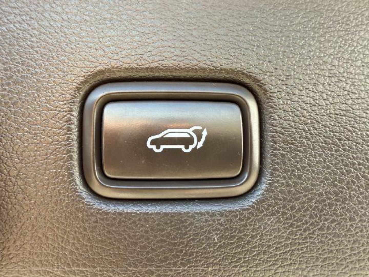 2022 BROWN /Black KIA Telluride (5XYP5DHC8NG) with an LAMBDA II 38L V-6 gasoline direct injection engine, Automatic transmission, located at 1175 N Woodruff Ave, Idaho Falls, ID, 83401, 43.506901, -111.999657 - At Timberline Auto, finding a great deal on your next vehicle is always easy! Our experienced sales staff's goal is to help find you the right vehicle at the right price! Our knowledgeable finance department has options for almost any credit score. We offer extended service contract options to prote - Photo#33