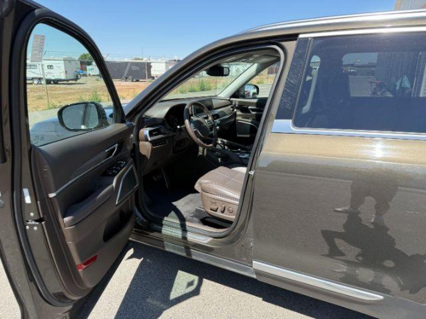 2022 BROWN /Black KIA Telluride (5XYP5DHC8NG) with an LAMBDA II 38L V-6 gasoline direct injection engine, Automatic transmission, located at 1175 N Woodruff Ave, Idaho Falls, ID, 83401, 43.506901, -111.999657 - At Timberline Auto, finding a great deal on your next vehicle is always easy! Our experienced sales staff's goal is to help find you the right vehicle at the right price! Our knowledgeable finance department has options for almost any credit score. We offer extended service contract options to prote - Photo#39