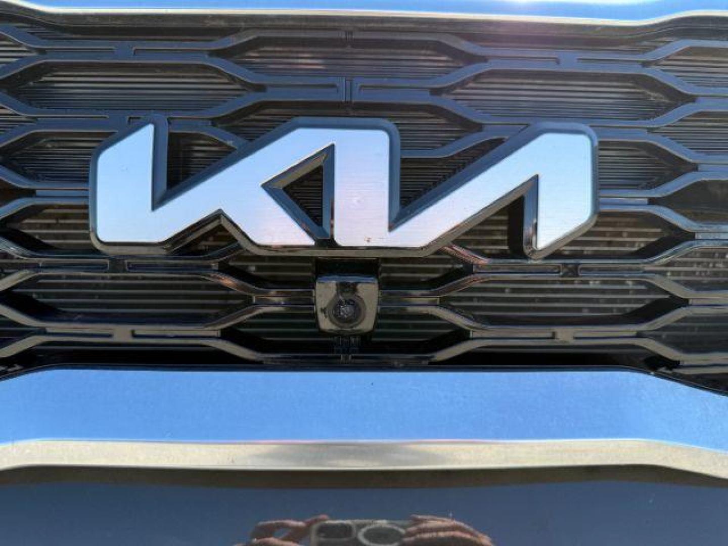 2022 BROWN /Brown Kia Telluride SX (5XYP5DHC8NG) with an LAMBDA II 3.8L V-6 gasoline direct injection engine, AUTOMATIC transmission, located at 1235 N Woodruff Ave., Idaho Falls, 83401, (208) 523-1053, 43.507172, -112.000488 - Photo#11