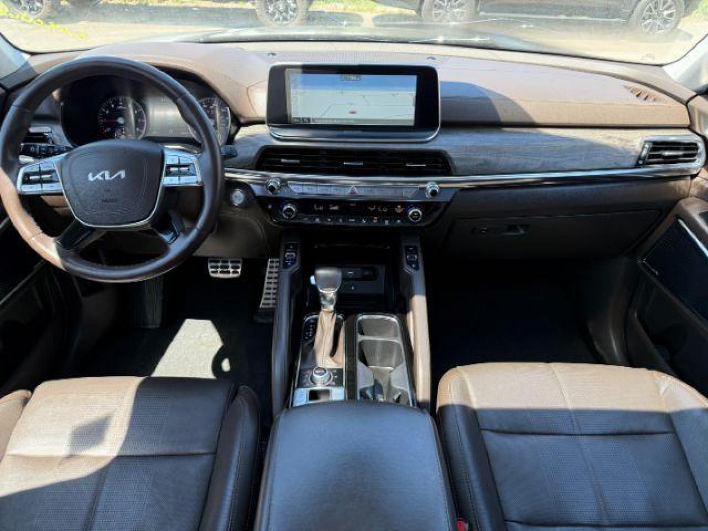 2022 BROWN /Brown Kia Telluride SX (5XYP5DHC8NG) with an LAMBDA II 3.8L V-6 gasoline direct injection engine, AUTOMATIC transmission, located at 1235 N Woodruff Ave., Idaho Falls, 83401, (208) 523-1053, 43.507172, -112.000488 - Photo#24