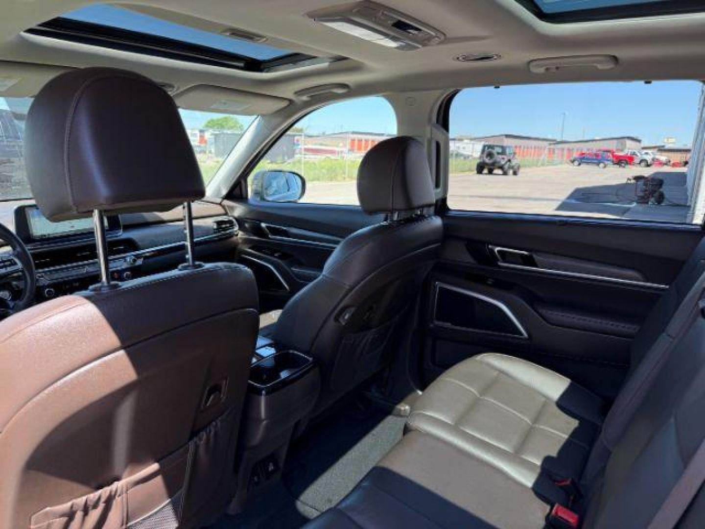 2022 BROWN /Brown Kia Telluride SX (5XYP5DHC8NG) with an LAMBDA II 3.8L V-6 gasoline direct injection engine, AUTOMATIC transmission, located at 1235 N Woodruff Ave., Idaho Falls, 83401, (208) 523-1053, 43.507172, -112.000488 - Photo#26