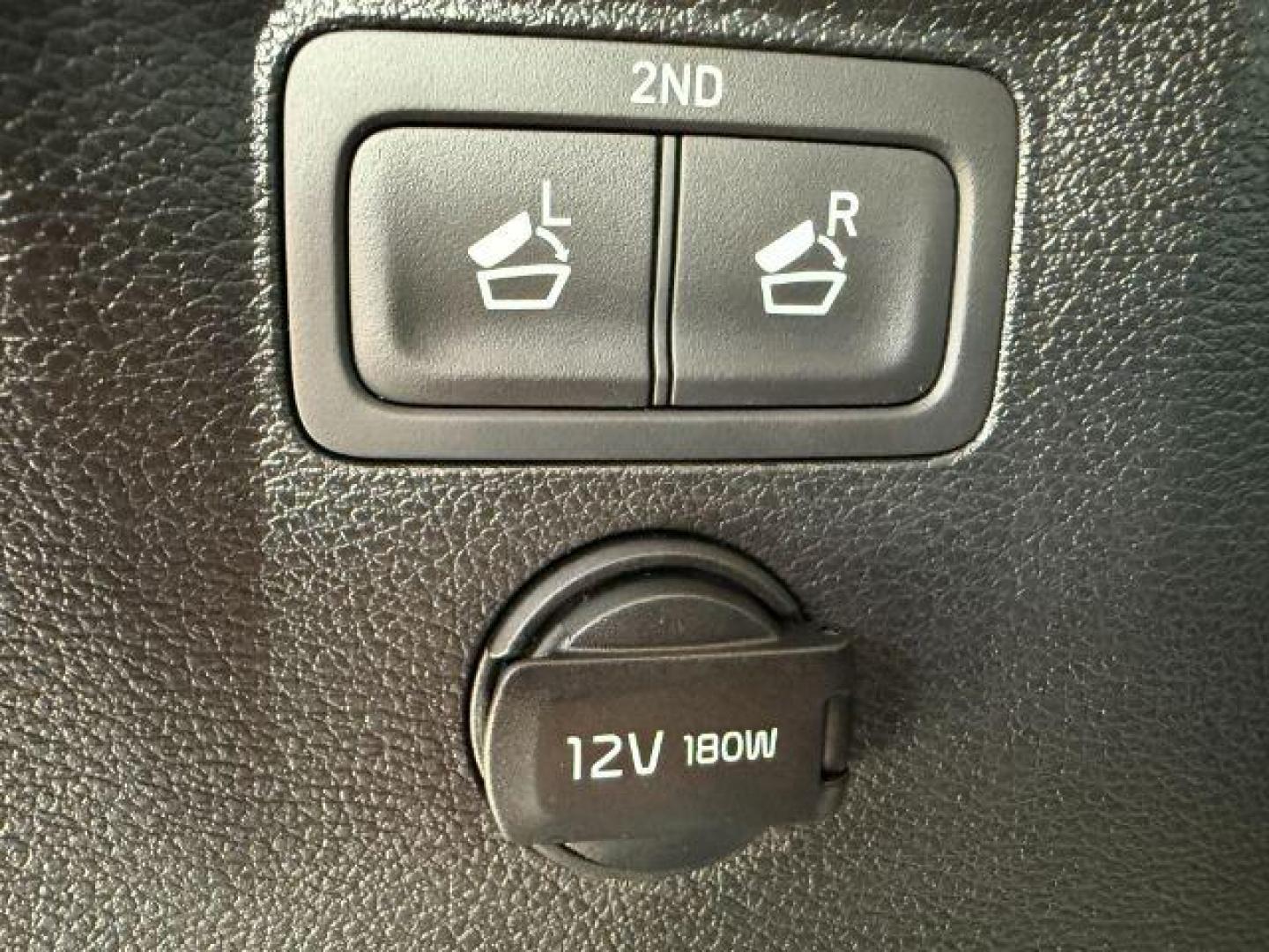 2022 Glacial White Pearl /Black KIA Telluride (5XYP5DHC8NG) with an LAMBDA II 38L V-6 gasoline direct injection engine, Automatic transmission, located at 1175 N Woodruff Ave, Idaho Falls, ID, 83401, 43.506901, -111.999657 - At Timberline Auto, finding a great deal on your next vehicle is always easy! Our experienced sales staff's goal is to help find you the right vehicle at the right price! Our knowledgeable finance department has options for almost any credit score. We offer extended service contract options to prote - Photo#35