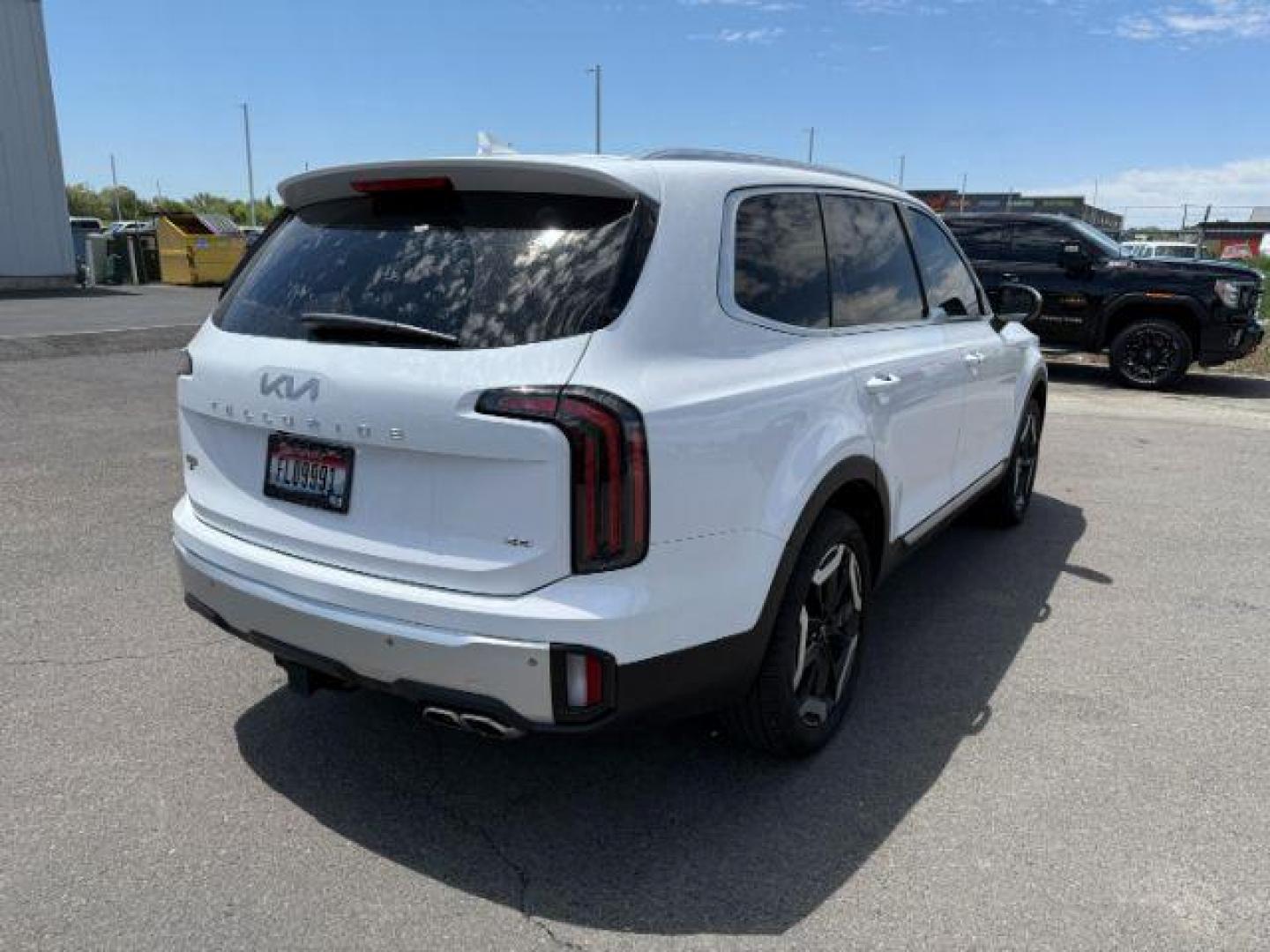 2022 Glacial White Pearl /Black KIA Telluride (5XYP5DHC8NG) with an LAMBDA II 38L V-6 gasoline direct injection engine, Automatic transmission, located at 1175 N Woodruff Ave, Idaho Falls, ID, 83401, 43.506901, -111.999657 - At Timberline Auto, finding a great deal on your next vehicle is always easy! Our experienced sales staff's goal is to help find you the right vehicle at the right price! Our knowledgeable finance department has options for almost any credit score. We offer extended service contract options to prote - Photo#37