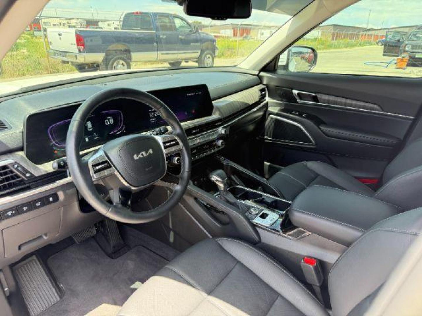2022 Glacial White Pearl /Black KIA Telluride (5XYP5DHC8NG) with an LAMBDA II 38L V-6 gasoline direct injection engine, Automatic transmission, located at 1175 N Woodruff Ave, Idaho Falls, ID, 83401, 43.506901, -111.999657 - At Timberline Auto, finding a great deal on your next vehicle is always easy! Our experienced sales staff's goal is to help find you the right vehicle at the right price! Our knowledgeable finance department has options for almost any credit score. We offer extended service contract options to prote - Photo#43