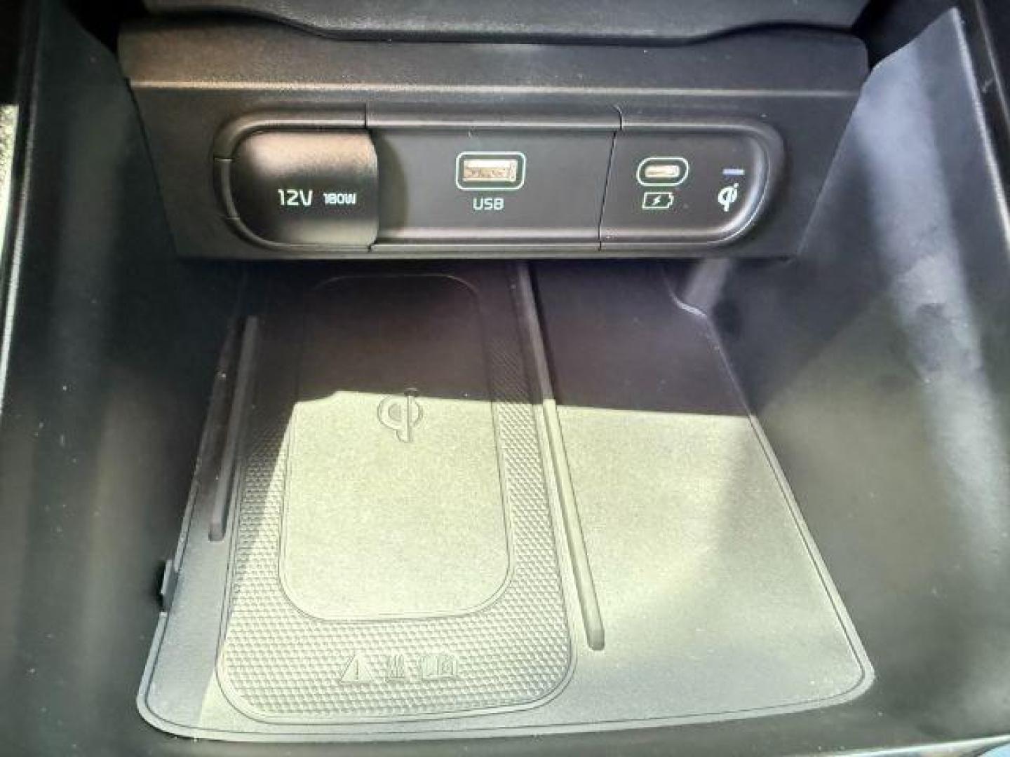 2022 Glacial White Pearl /Black KIA Telluride (5XYP5DHC8NG) with an LAMBDA II 38L V-6 gasoline direct injection engine, Automatic transmission, located at 1175 N Woodruff Ave, Idaho Falls, ID, 83401, 43.506901, -111.999657 - At Timberline Auto, finding a great deal on your next vehicle is always easy! Our experienced sales staff's goal is to help find you the right vehicle at the right price! Our knowledgeable finance department has options for almost any credit score. We offer extended service contract options to prote - Photo#47