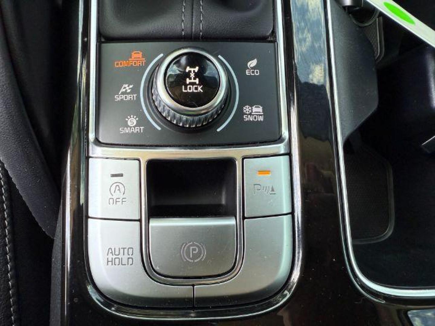 2022 Glacial White Pearl /Black KIA Telluride (5XYP5DHC8NG) with an LAMBDA II 38L V-6 gasoline direct injection engine, Automatic transmission, located at 1175 N Woodruff Ave, Idaho Falls, ID, 83401, 43.506901, -111.999657 - At Timberline Auto, finding a great deal on your next vehicle is always easy! Our experienced sales staff's goal is to help find you the right vehicle at the right price! Our knowledgeable finance department has options for almost any credit score. We offer extended service contract options to prote - Photo#48