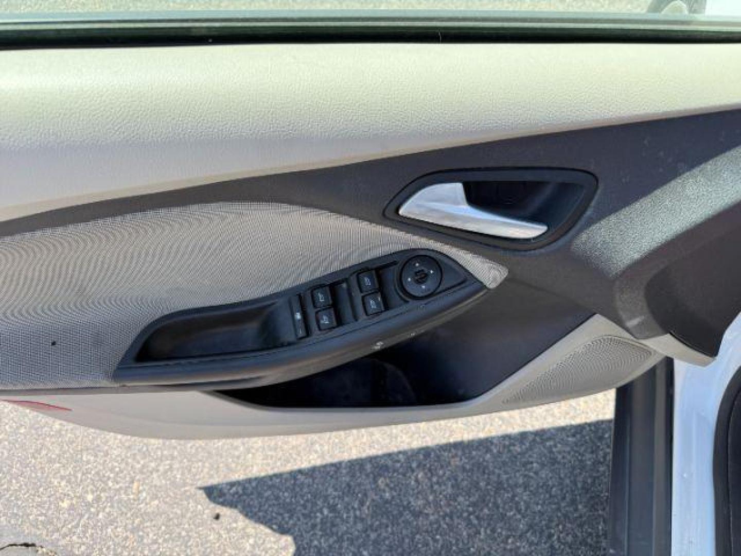 2013 Oxford White /Charcoal Black Ford Focus SE (1FADP3F27DL) with an 2L I-4 gasoline direct injection engine, AUTOMATIC transmission, located at 1235 N Woodruff Ave., Idaho Falls, 83401, (208) 523-1053, 43.507172, -112.000488 - At Timberline Auto, finding a great deal on your next vehicle is always easy! Our experienced sales staff's goal is to help find you the right vehicle at the right price! Our knowledgeable finance department has options for almost any credit score. We offer extended service contract options to prote - Photo#34