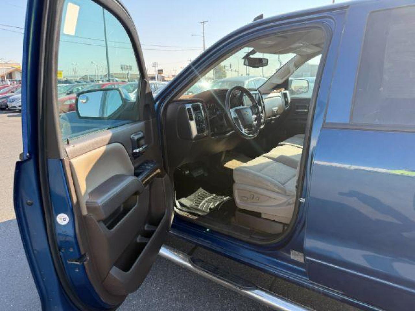 2015 BLUE /Jet Black Chevrolet Silverado 1500 (1GCVKREC8FZ) with an 53 VORTEC engine, Automatic transmission, located at 1175 N Woodruff Ave, Idaho Falls, ID, 83401, 43.506901, -111.999657 - At Timberline Auto, finding a great deal on your next vehicle is always easy! Our experienced sales staff's goal is to help find you the right vehicle at the right price! Our knowledgeable finance department has options for almost any credit score. We offer extended service contract options to prote - Photo#30