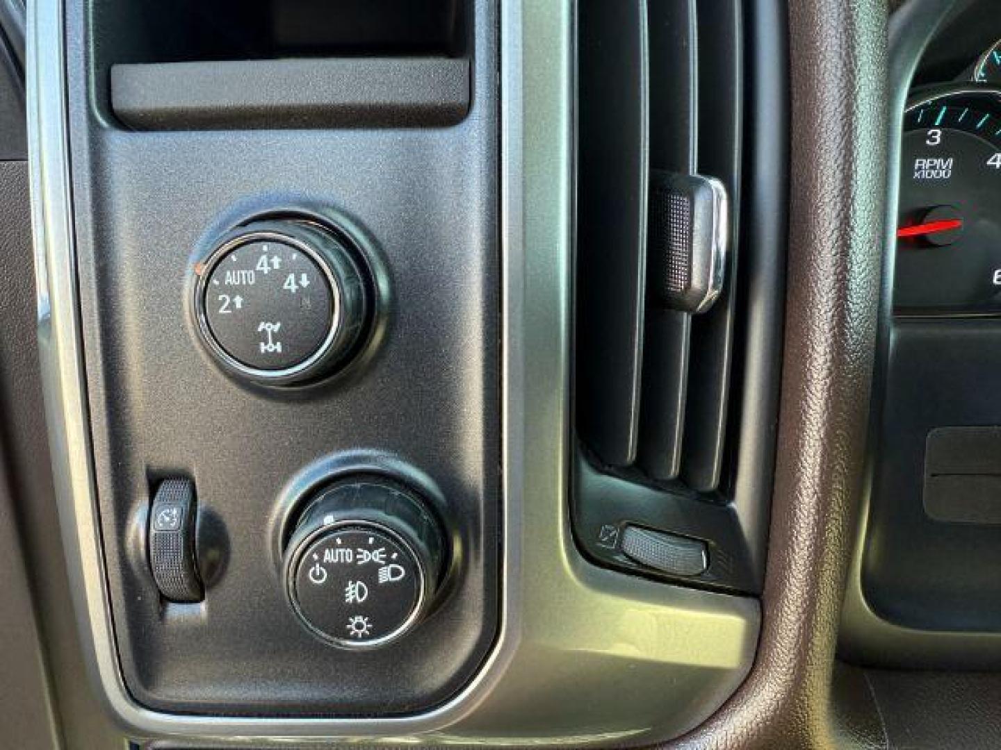 2015 BLUE /Jet Black Chevrolet Silverado 1500 (1GCVKREC8FZ) with an 53 VORTEC engine, Automatic transmission, located at 1175 N Woodruff Ave, Idaho Falls, ID, 83401, 43.506901, -111.999657 - At Timberline Auto, finding a great deal on your next vehicle is always easy! Our experienced sales staff's goal is to help find you the right vehicle at the right price! Our knowledgeable finance department has options for almost any credit score. We offer extended service contract options to prote - Photo#35