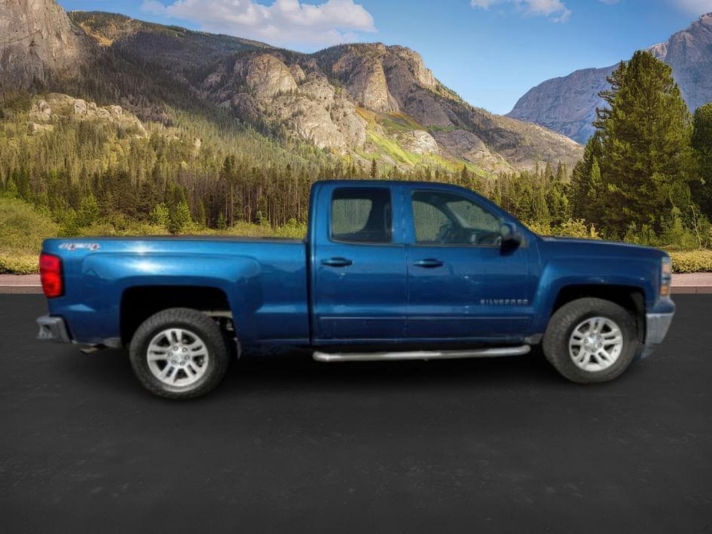 2015 BLUE /Jet Black Chevrolet Silverado 1500 (1GCVKREC8FZ) with an 53 VORTEC engine, Automatic transmission, located at 1175 N Woodruff Ave, Idaho Falls, ID, 83401, 43.506901, -111.999657 - At Timberline Auto, finding a great deal on your next vehicle is always easy! Our experienced sales staff's goal is to help find you the right vehicle at the right price! Our knowledgeable finance department has options for almost any credit score. We offer extended service contract options to prote - Photo#7