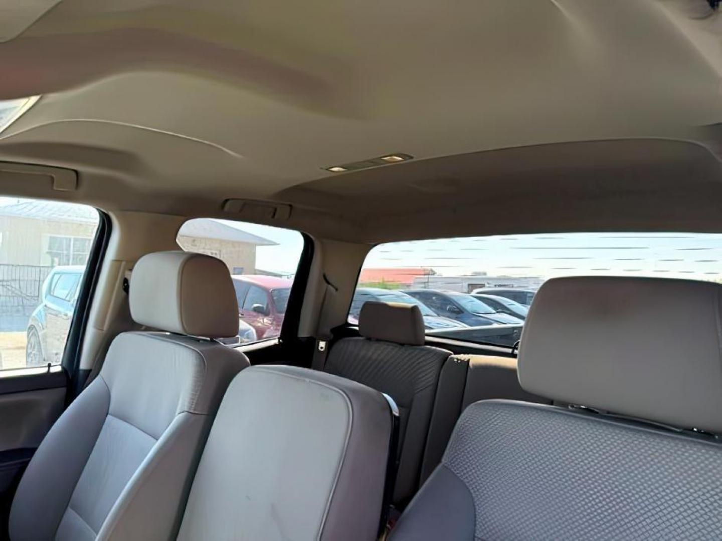 2015 BLUE /Jet Black Chevrolet Silverado 1500 (1GCVKREC8FZ) with an 53 VORTEC engine, Automatic transmission, located at 1175 N Woodruff Ave, Idaho Falls, ID, 83401, 43.506901, -111.999657 - At Timberline Auto, finding a great deal on your next vehicle is always easy! Our experienced sales staff's goal is to help find you the right vehicle at the right price! Our knowledgeable finance department has options for almost any credit score. We offer extended service contract options to prote - Photo#16