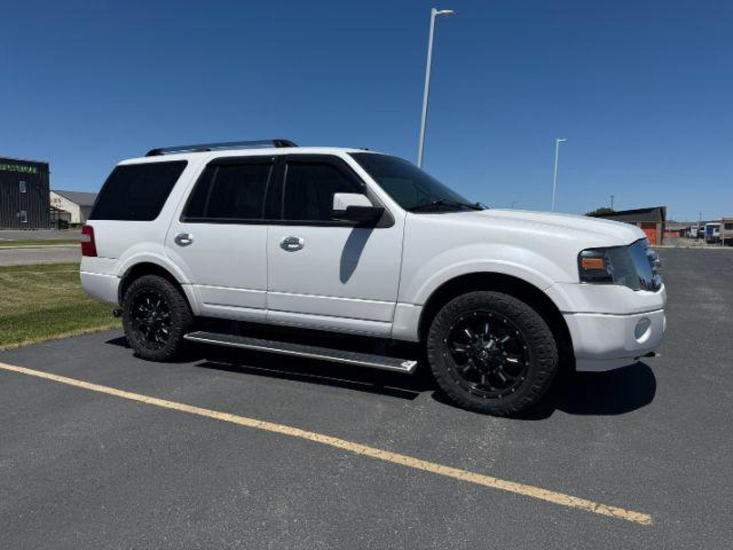 2012 WHITE /CLOTH Ford Expedition XLT (1FMJU2A59CE) with an 5.4L engine, AUTO transmission, located at 1235 N Woodruff Ave., Idaho Falls, 83401, (208) 523-1053, 43.507172, -112.000488 - At Timberline Auto, finding a great deal on your next vehicle is always easy! Our experienced sales staff's goal is to help find you the right vehicle at the right price! Our knowledgeable finance department has options for almost any credit score. We offer extended service contract options to prote - Photo#0