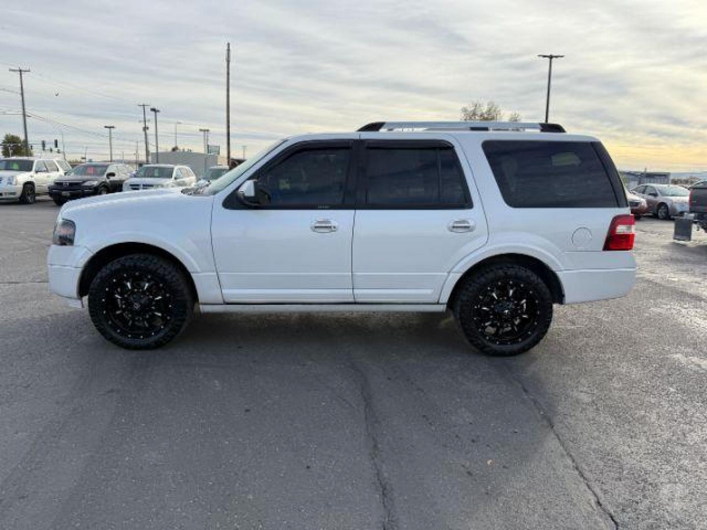 2012 WHITE /CLOTH Ford Expedition (1FMJU2A59CE) with an 54L engine, Automatic transmission, located at 1175 N Woodruff Ave, Idaho Falls, ID, 83401, 43.506901, -111.999657 - At Timberline Auto, finding a great deal on your next vehicle is always easy! Our experienced sales staff's goal is to help find you the right vehicle at the right price! Our knowledgeable finance department has options for almost any credit score. We offer extended service contract options to prote - Photo#25