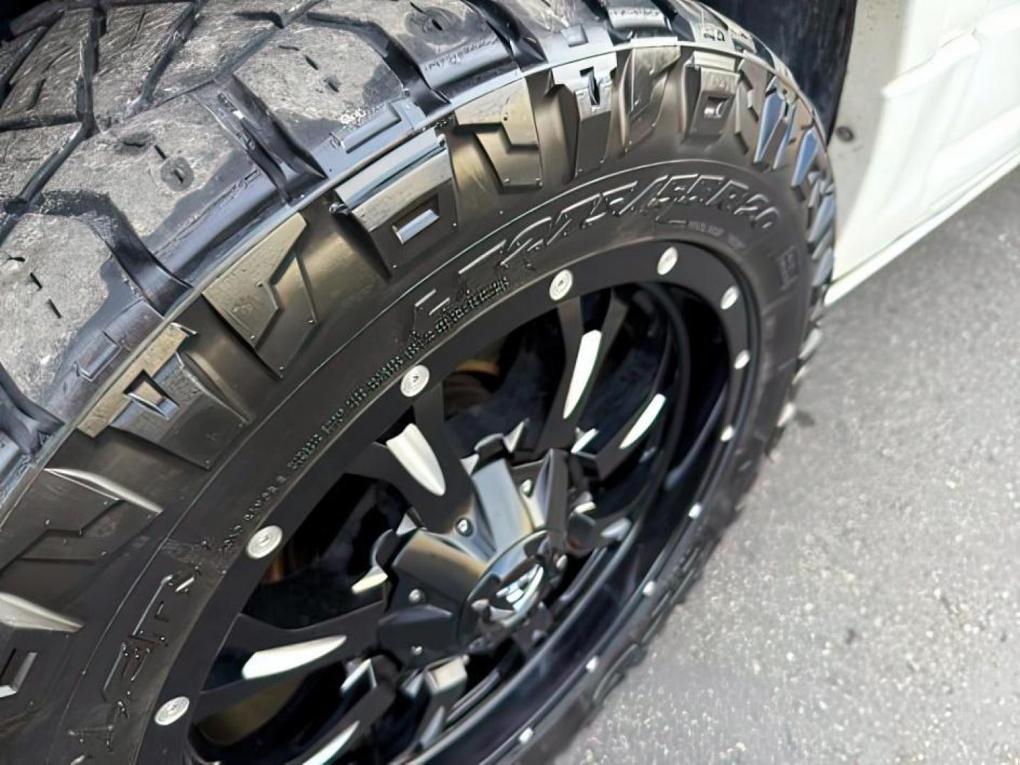 2012 WHITE /CLOTH Ford Expedition (1FMJU2A59CE) with an 54L engine, Automatic transmission, located at 1175 N Woodruff Ave, Idaho Falls, ID, 83401, 43.506901, -111.999657 - At Timberline Auto, finding a great deal on your next vehicle is always easy! Our experienced sales staff's goal is to help find you the right vehicle at the right price! Our knowledgeable finance department has options for almost any credit score. We offer extended service contract options to prote - Photo#10