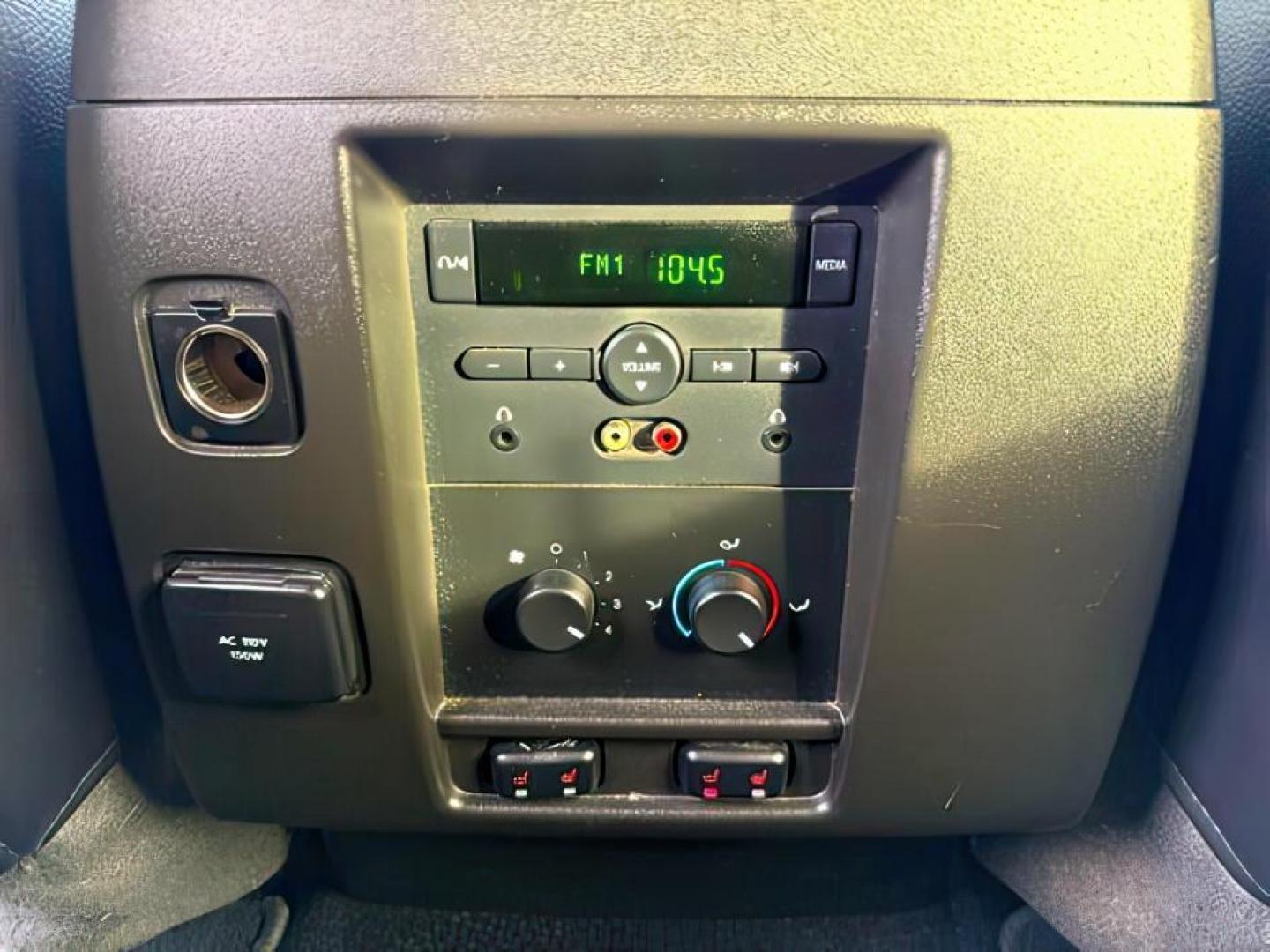 2012 WHITE /CLOTH Ford Expedition (1FMJU2A59CE) with an 54L engine, Automatic transmission, located at 1175 N Woodruff Ave, Idaho Falls, ID, 83401, 43.506901, -111.999657 - At Timberline Auto, finding a great deal on your next vehicle is always easy! Our experienced sales staff's goal is to help find you the right vehicle at the right price! Our knowledgeable finance department has options for almost any credit score. We offer extended service contract options to prote - Photo#21