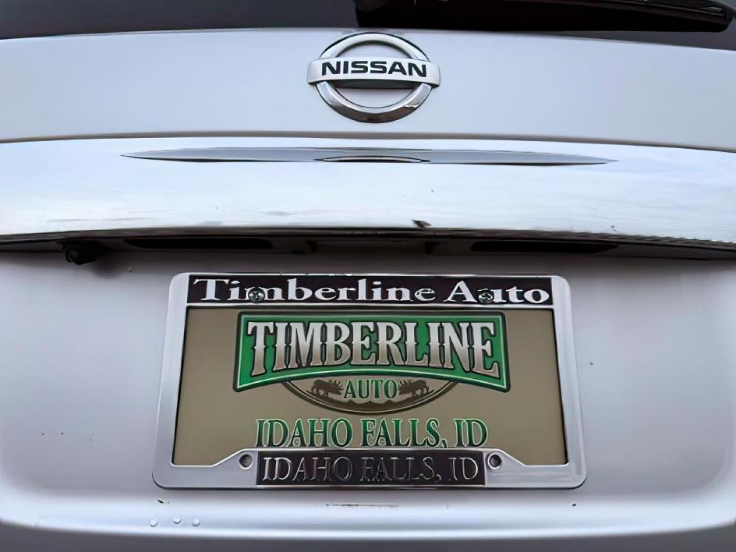 2017 Brilliant Silver /Charcoal Nissan Armada (JN8AY2NC9H9) with an Endurance 56L V-8 gasoline direct injection engine, Automatic transmission, located at 1175 N Woodruff Ave, Idaho Falls, ID, 83401, 43.506901, -111.999657 - At Timberline Auto, finding a great deal on your next vehicle is always easy! Our experienced sales staff's goal is to help find you the right vehicle at the right price! Our knowledgeable finance department has options for almost any credit score. We offer extended service contract options to prote - Photo#4